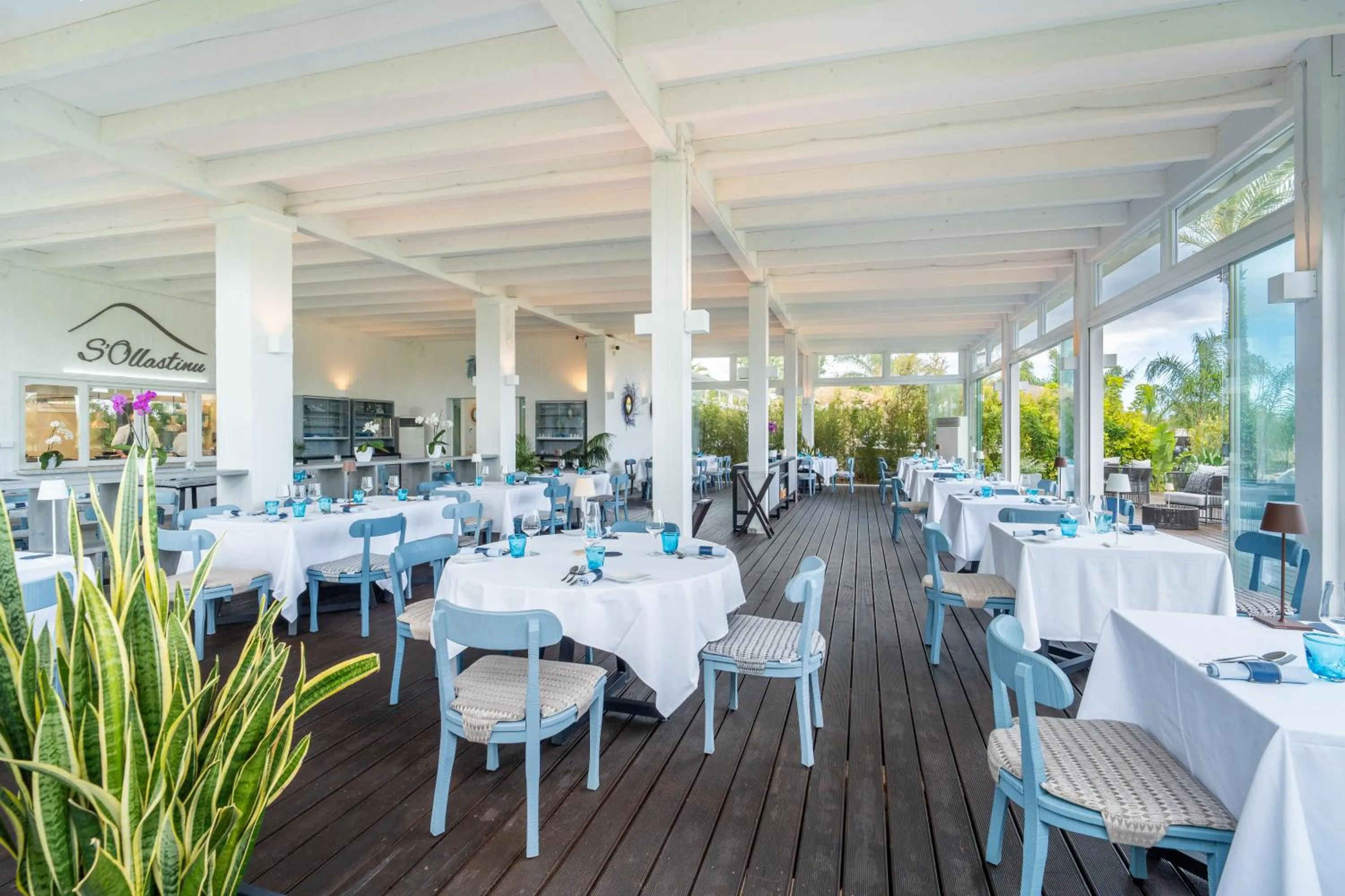 Restaurant/places to eat in Cala Sinzias Resort