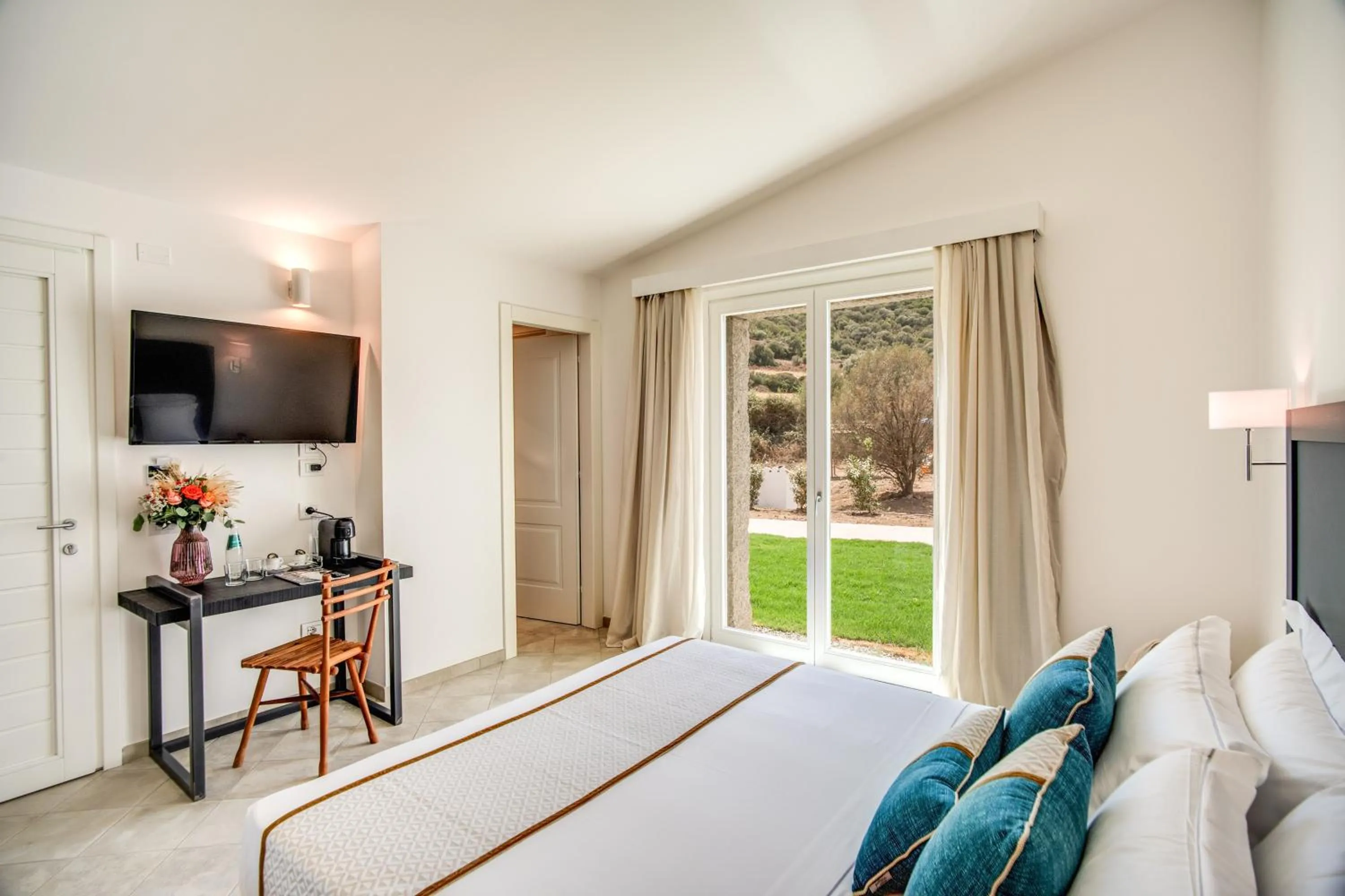 Bed in Cala Sinzias Resort