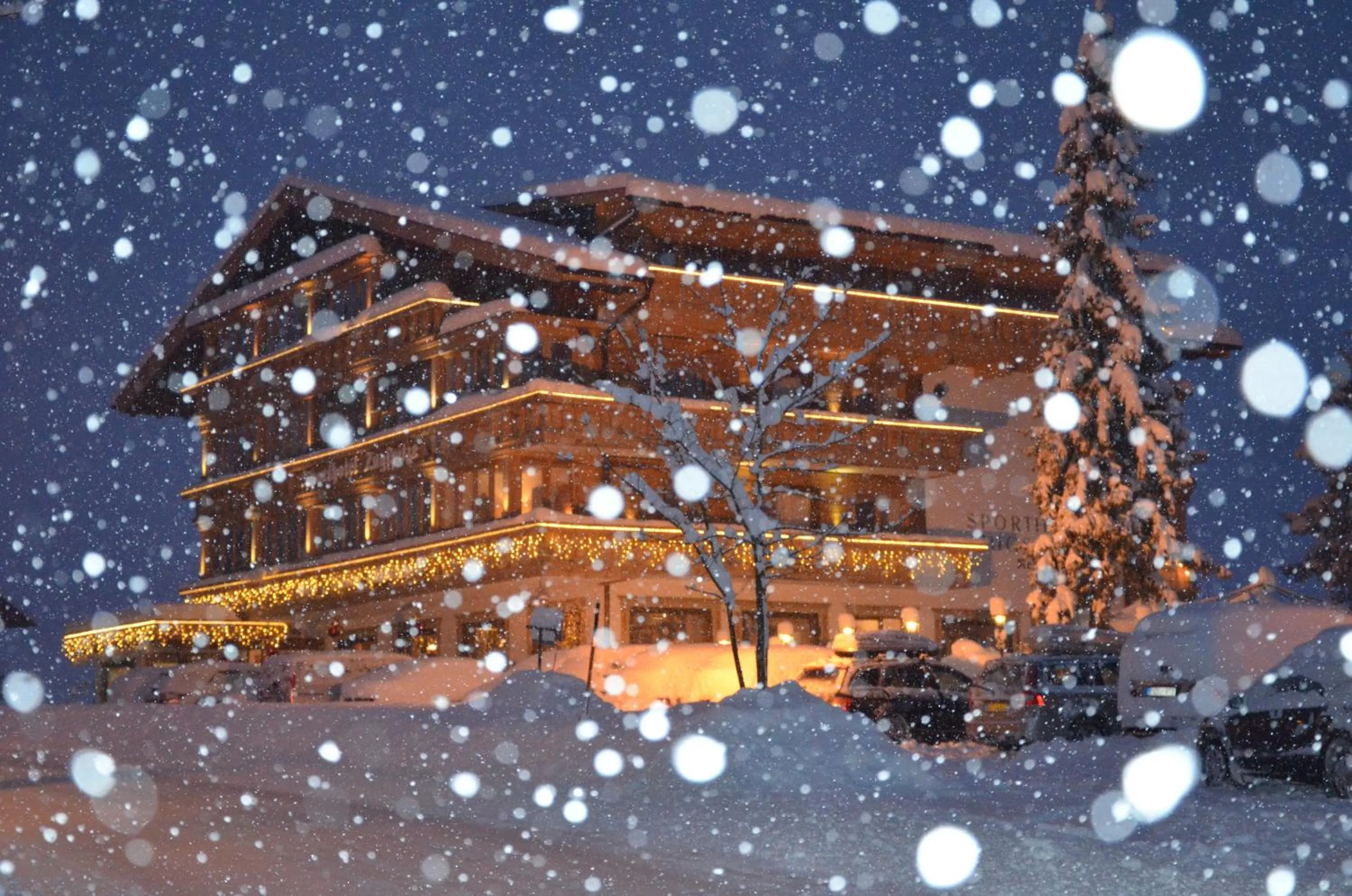 Facade/entrance in Sporthotel Zugspitze