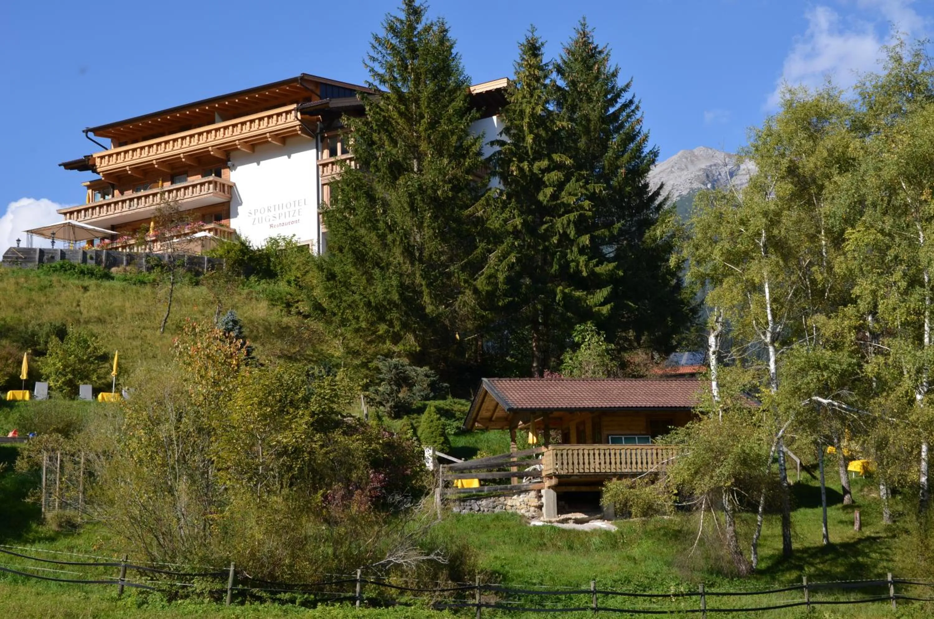 Facade/entrance in Sporthotel Zugspitze