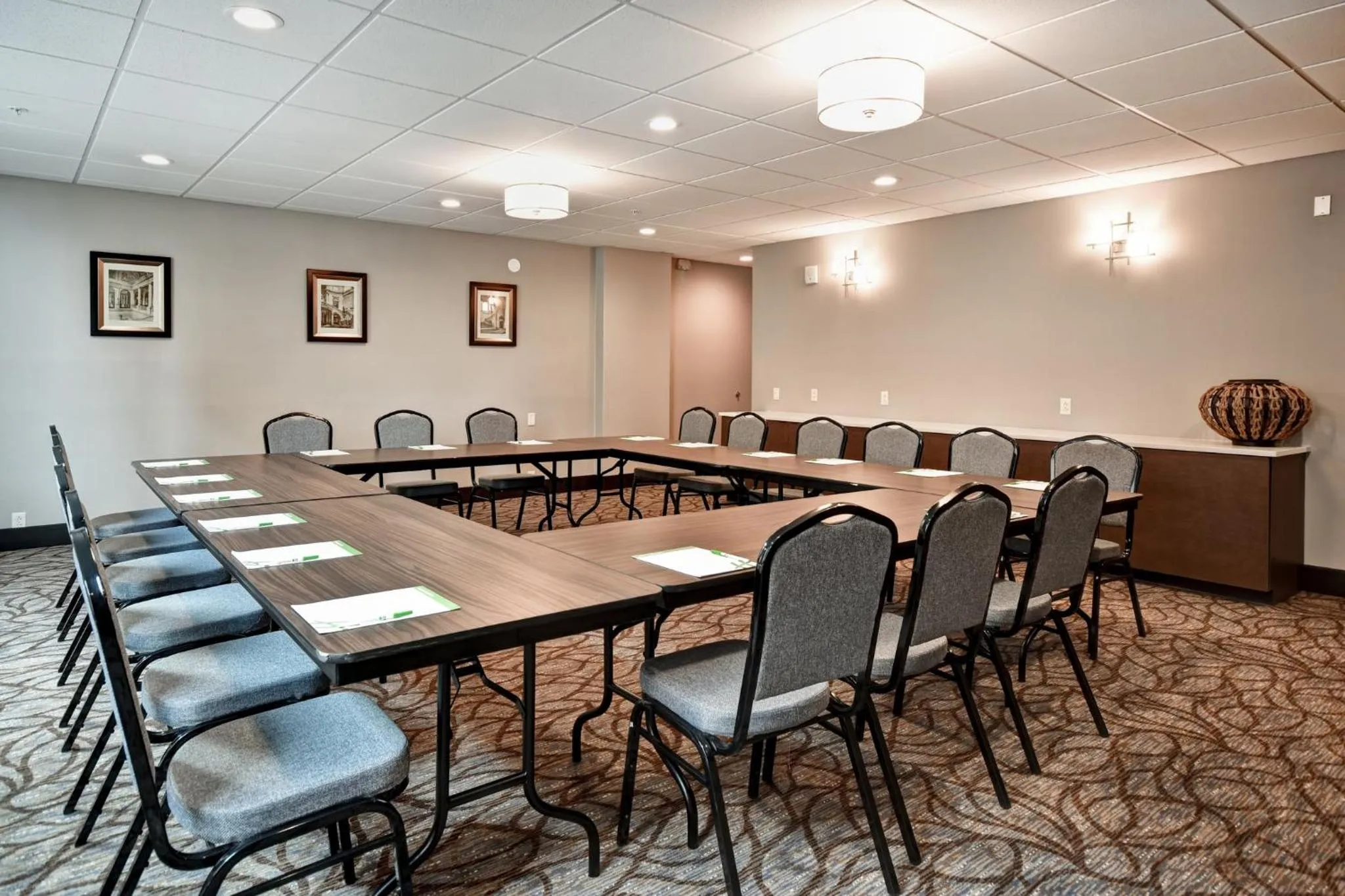 Meeting/conference room in Holiday Inn Lancaster by IHG
