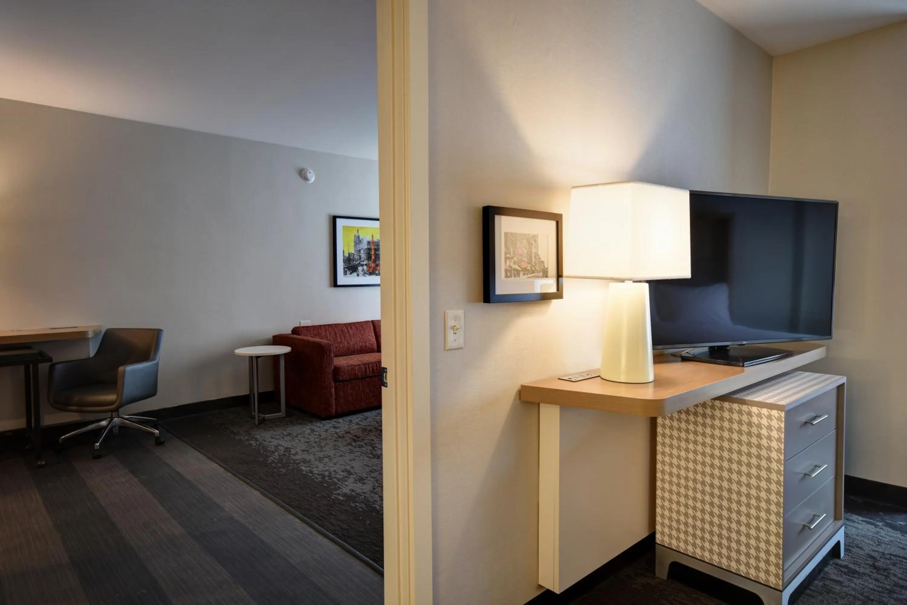 Living room in Holiday Inn Lancaster by IHG