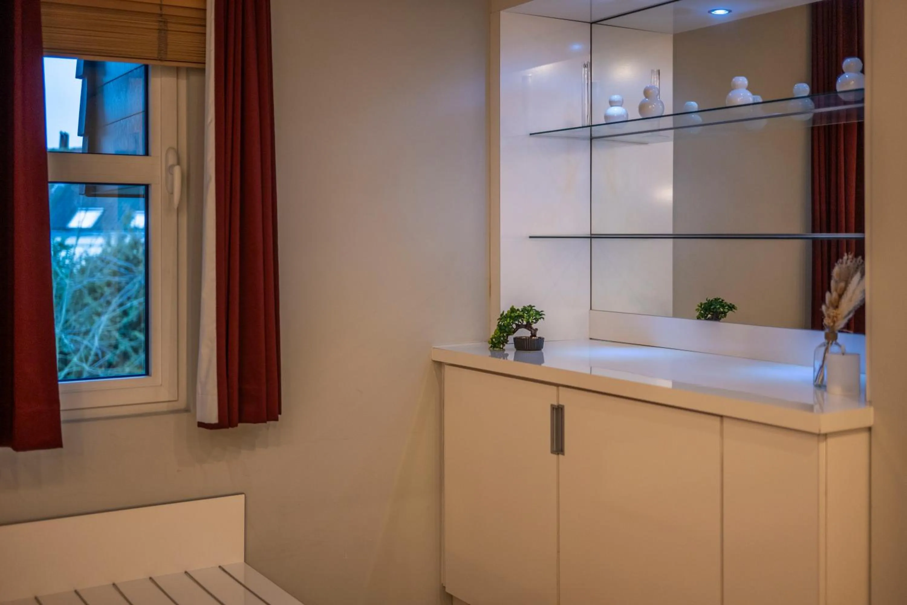 Photo of the whole room in Hotel Falko