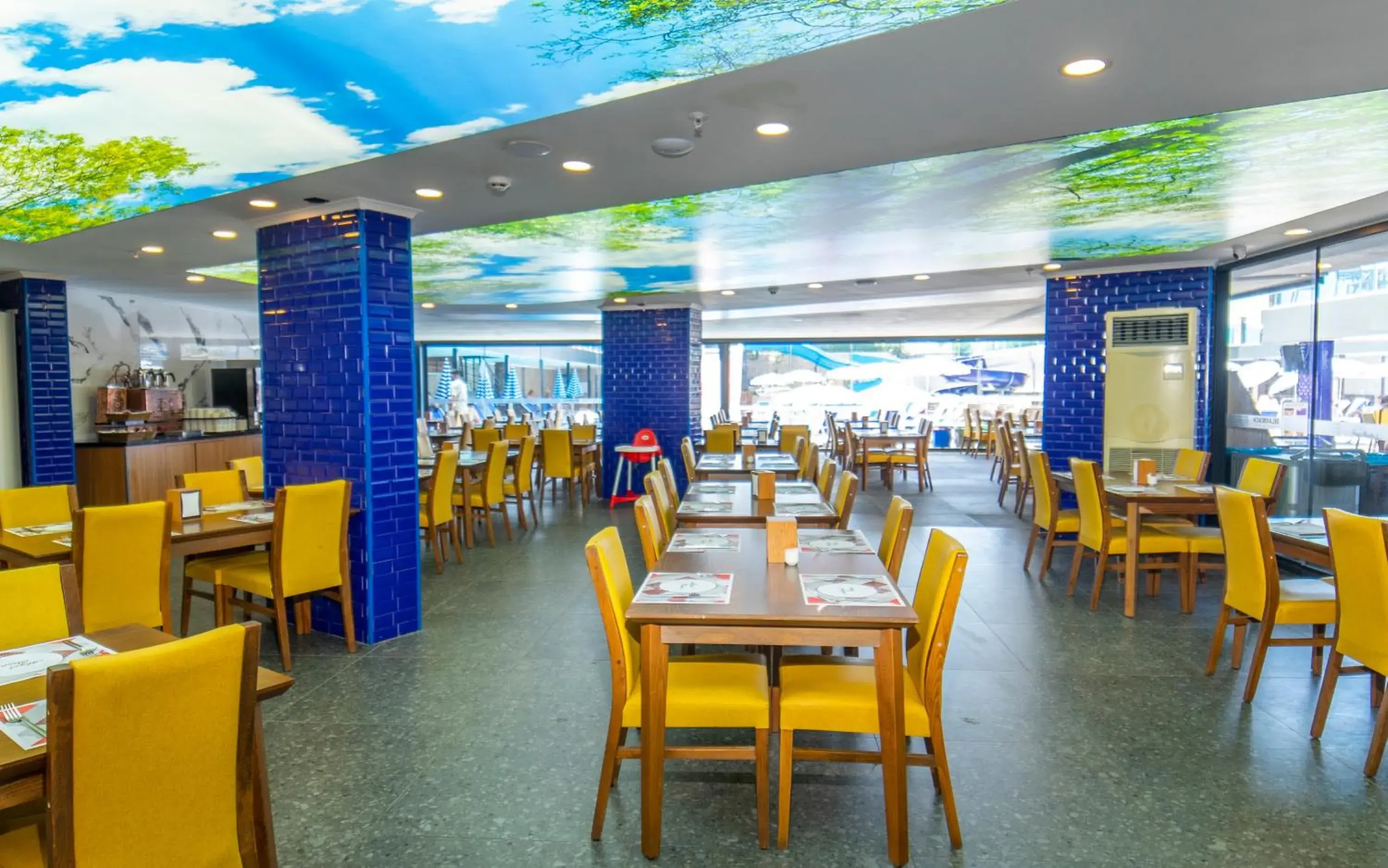 Restaurant/places to eat in Relax Beach Hotel Restaurant/places to eat in Relax Beach Hotel