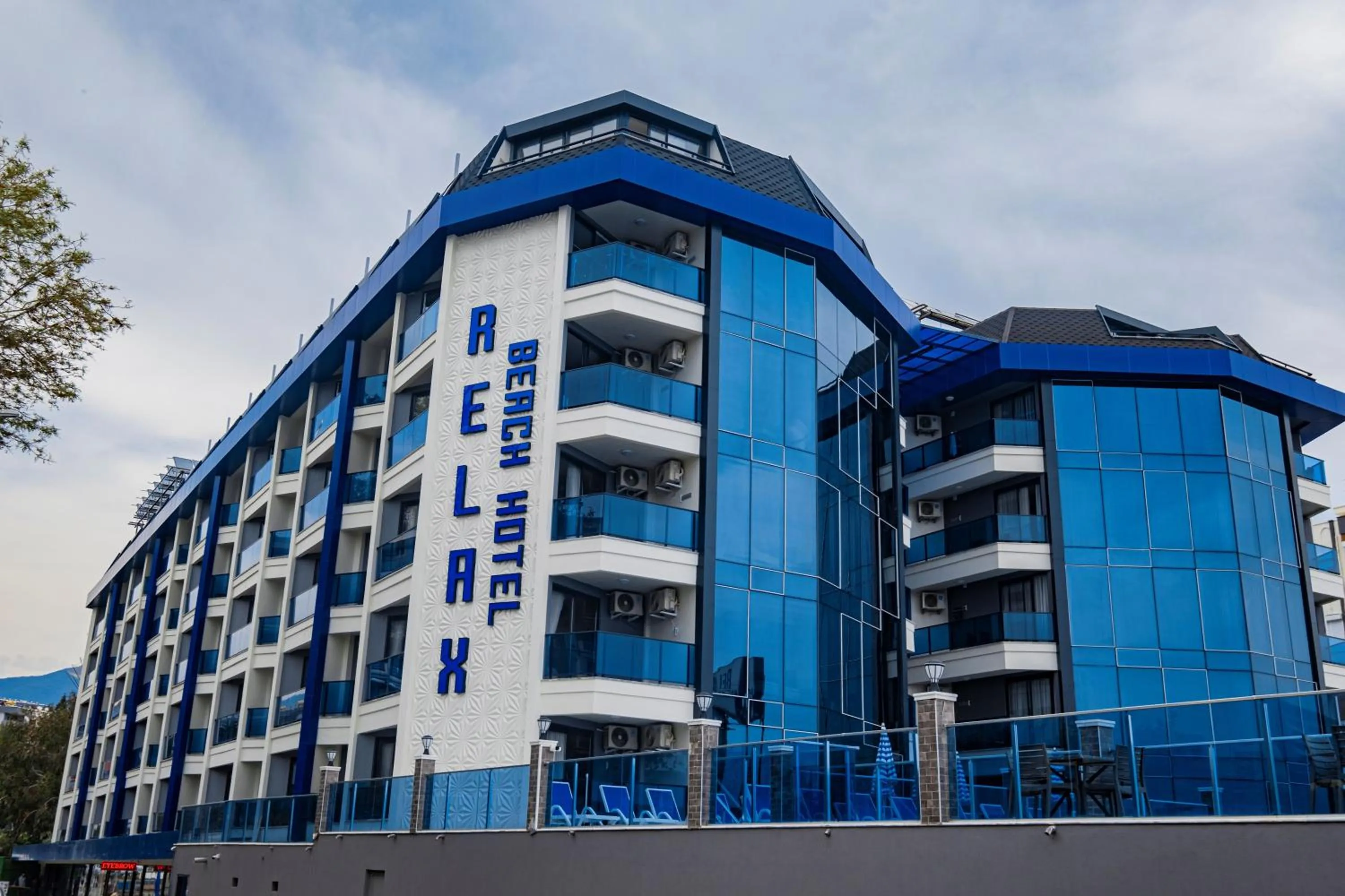 Property building in Relax Beach Hotel