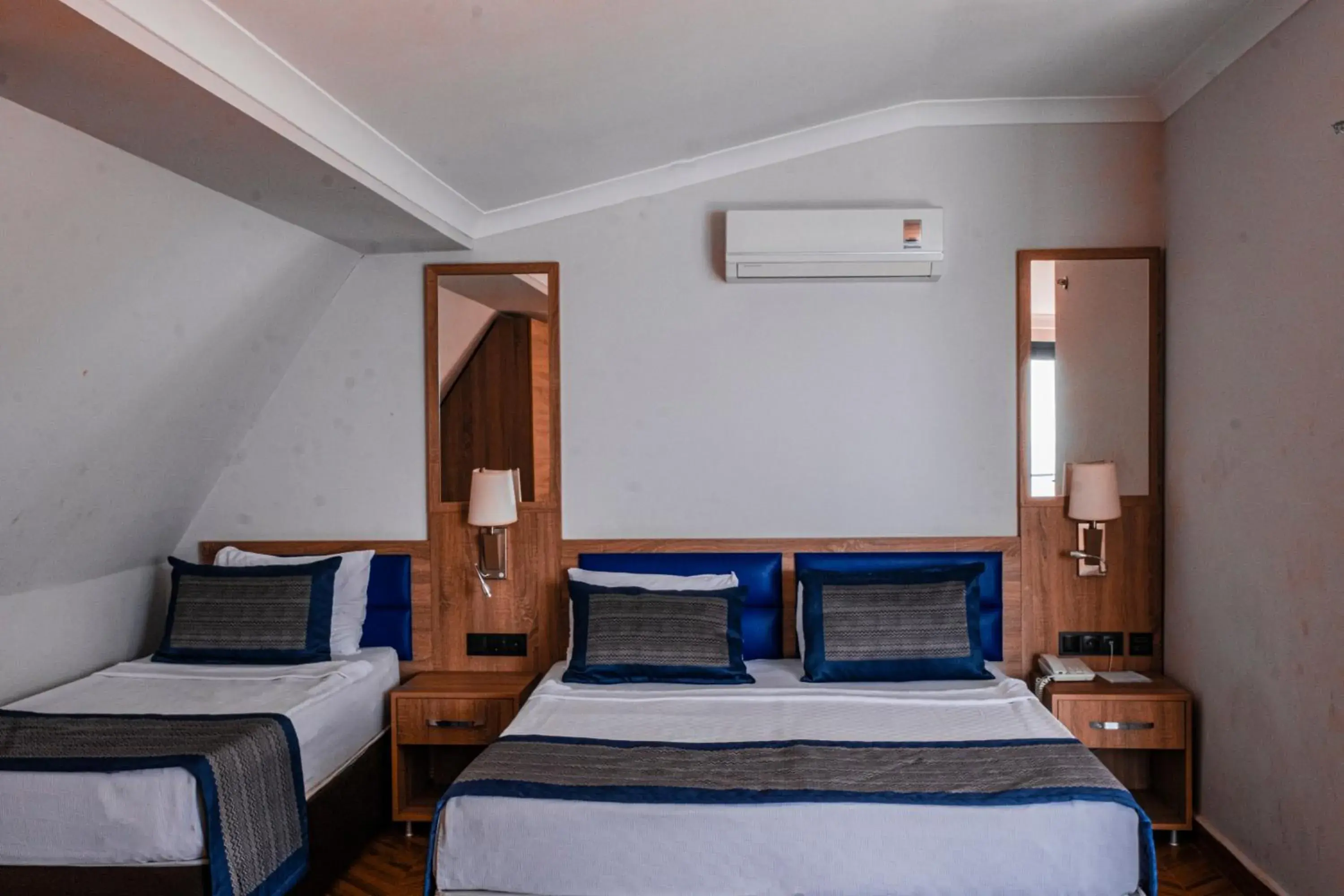 Triple Room in Relax Beach Hotel Triple Room in Relax Beach Hotel