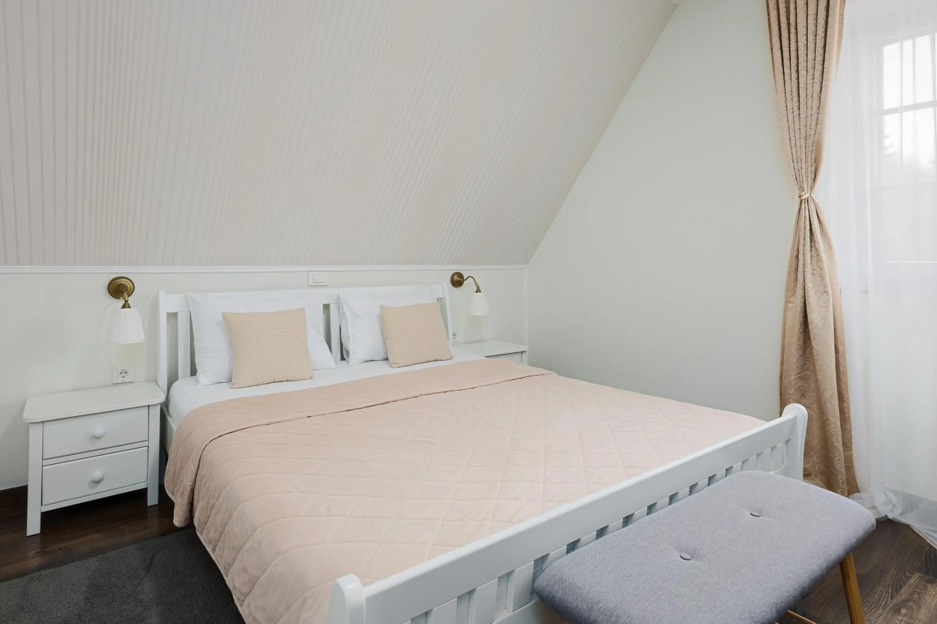 Bed in Green lakes house 2