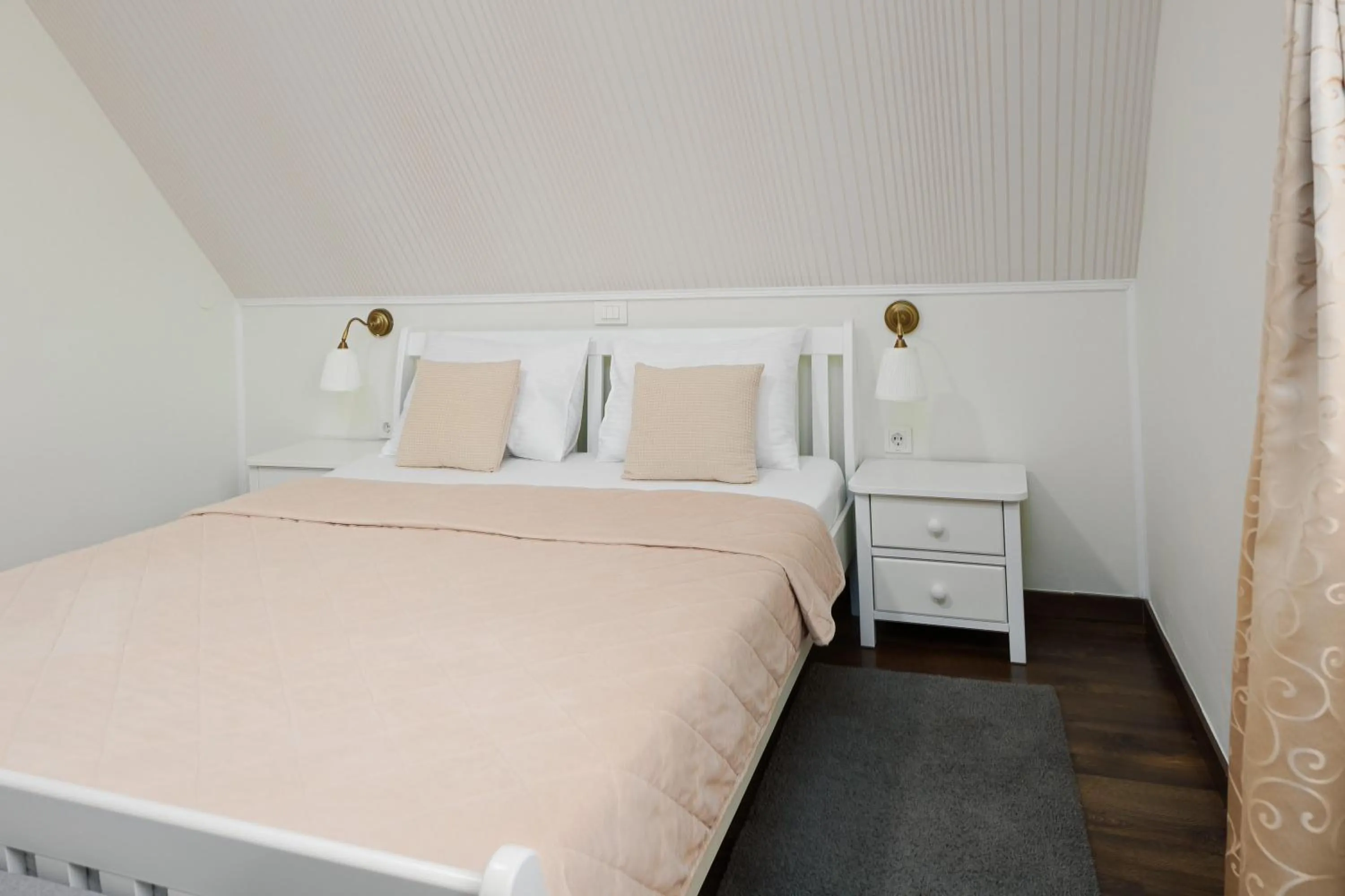 Bed in Green lakes house 2