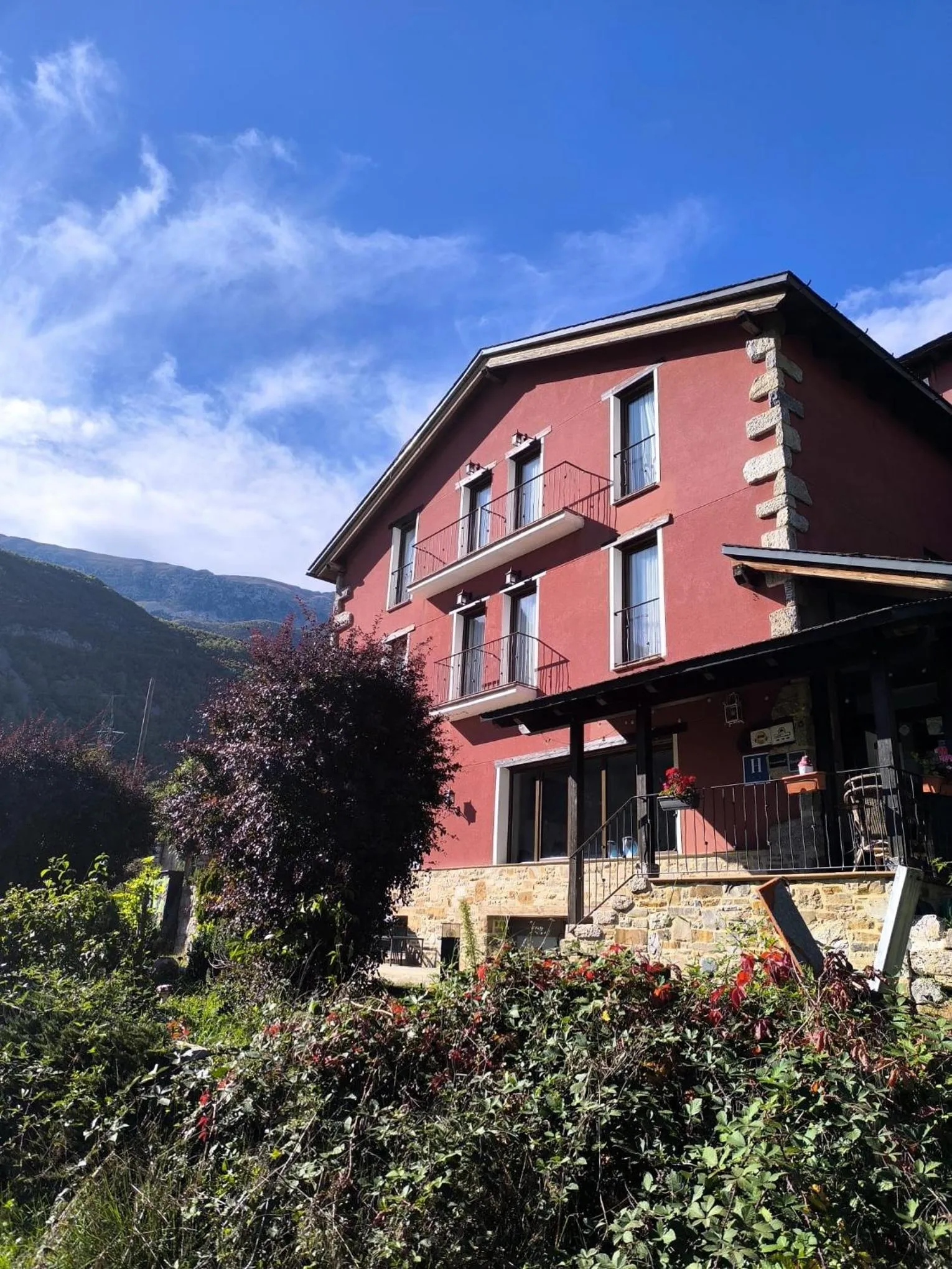 Property building in Hotel Boutique La Casa del Río