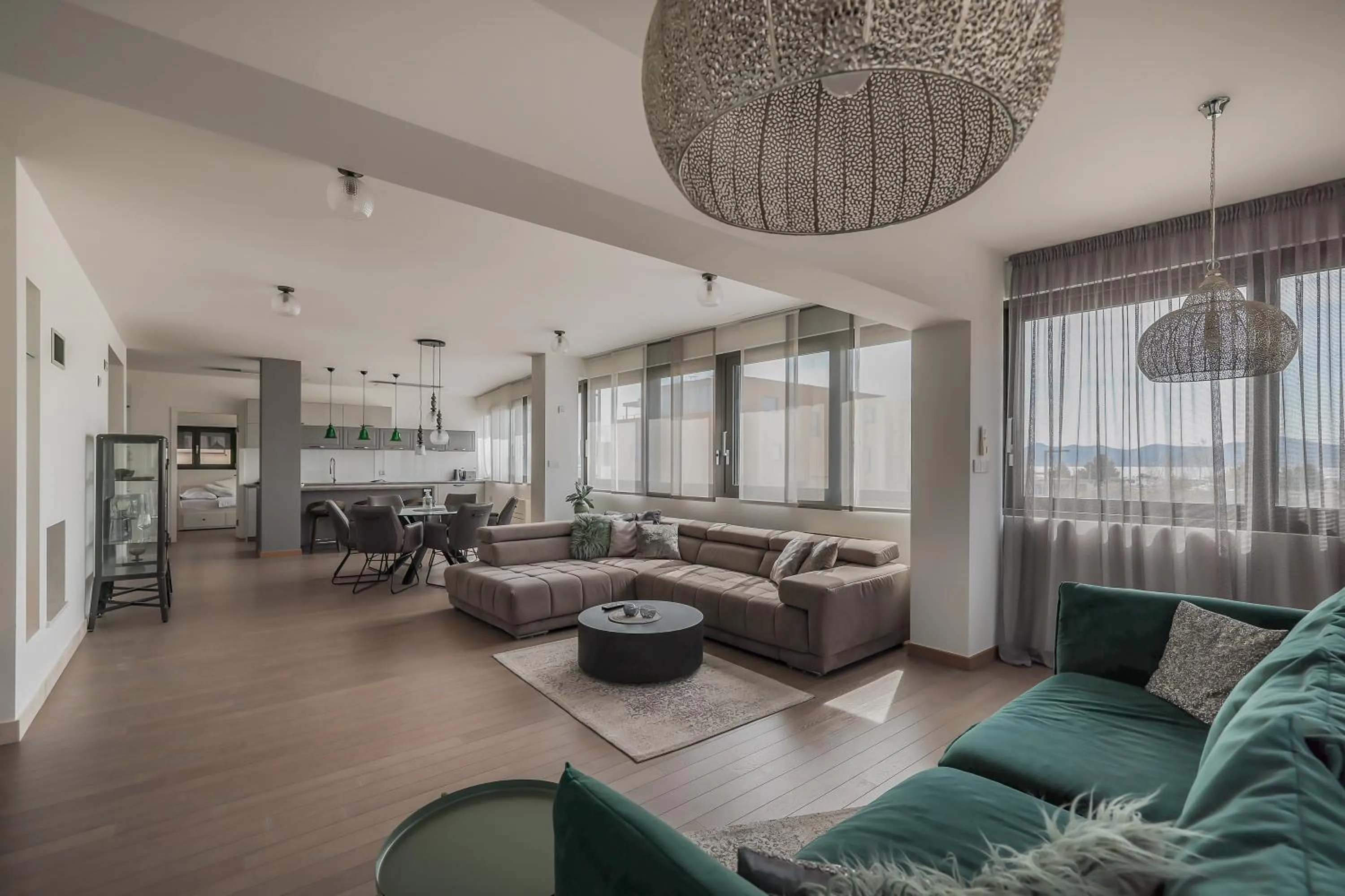 The View Luxury Residence with Pool