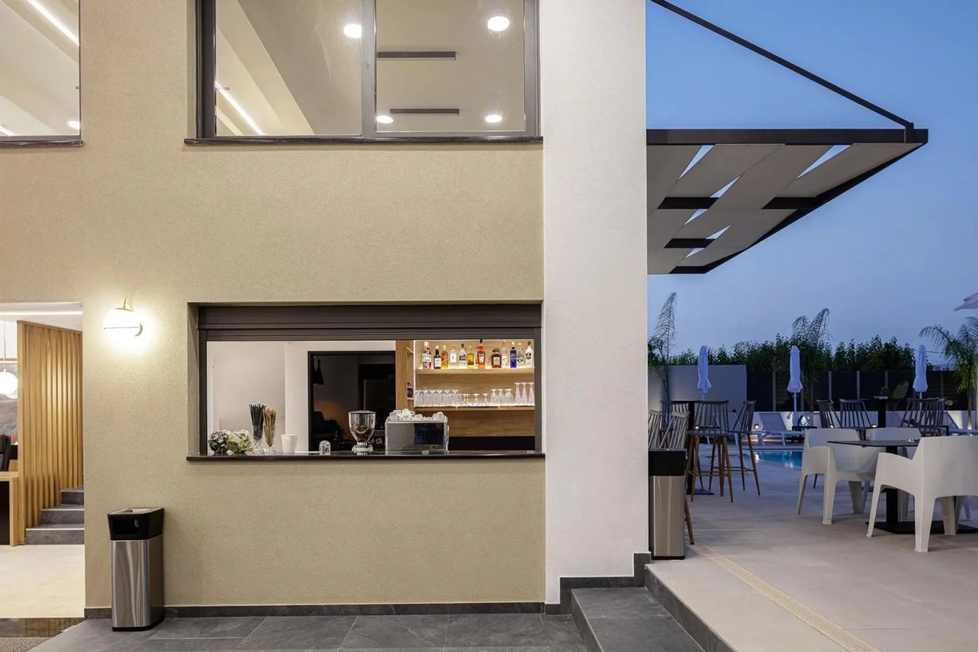 Lounge or bar in Sapphire Blue Suites