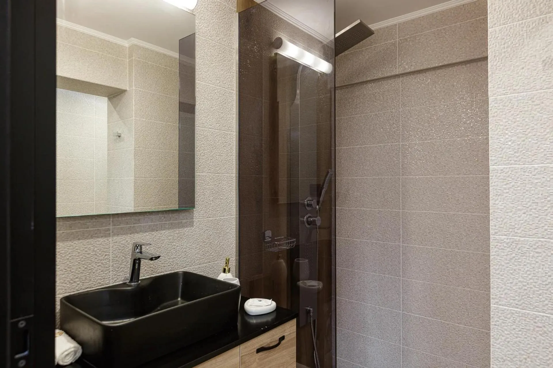 Bathroom in Sapphire Blue Suites