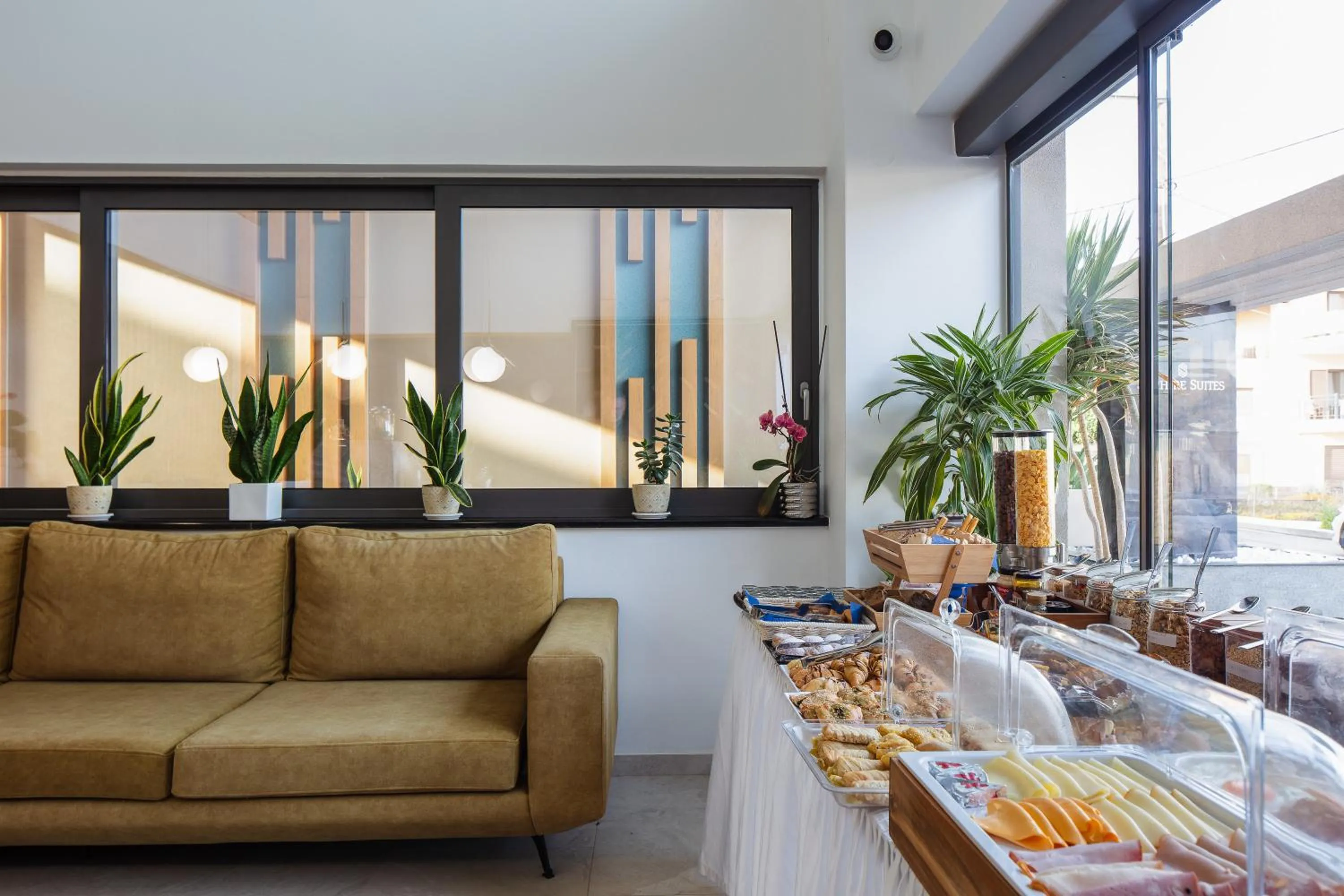 Buffet breakfast in Sapphire Blue Suites