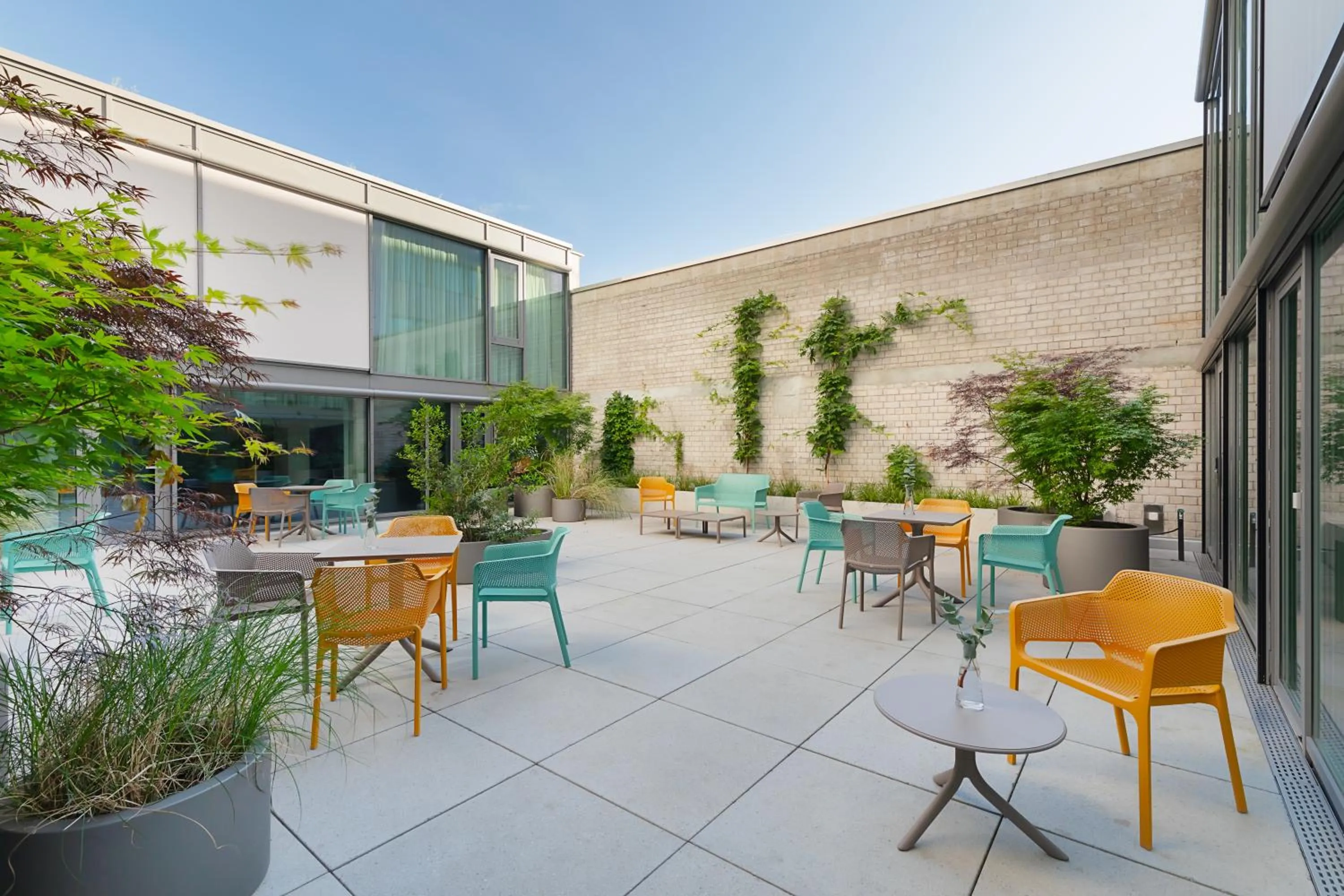 Patio in VISIONAPARTMENTS Basel - contactless check-in