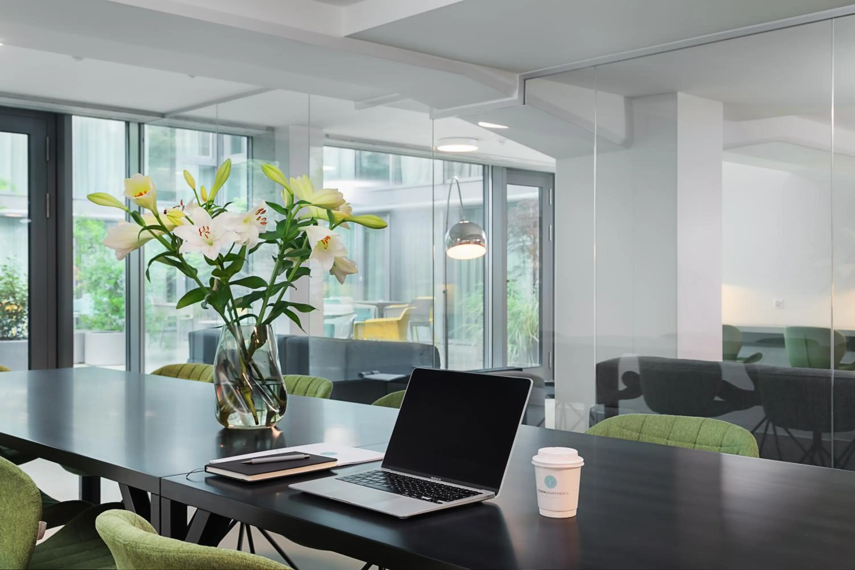 Meeting/conference room in VISIONAPARTMENTS Basel - contactless check-in