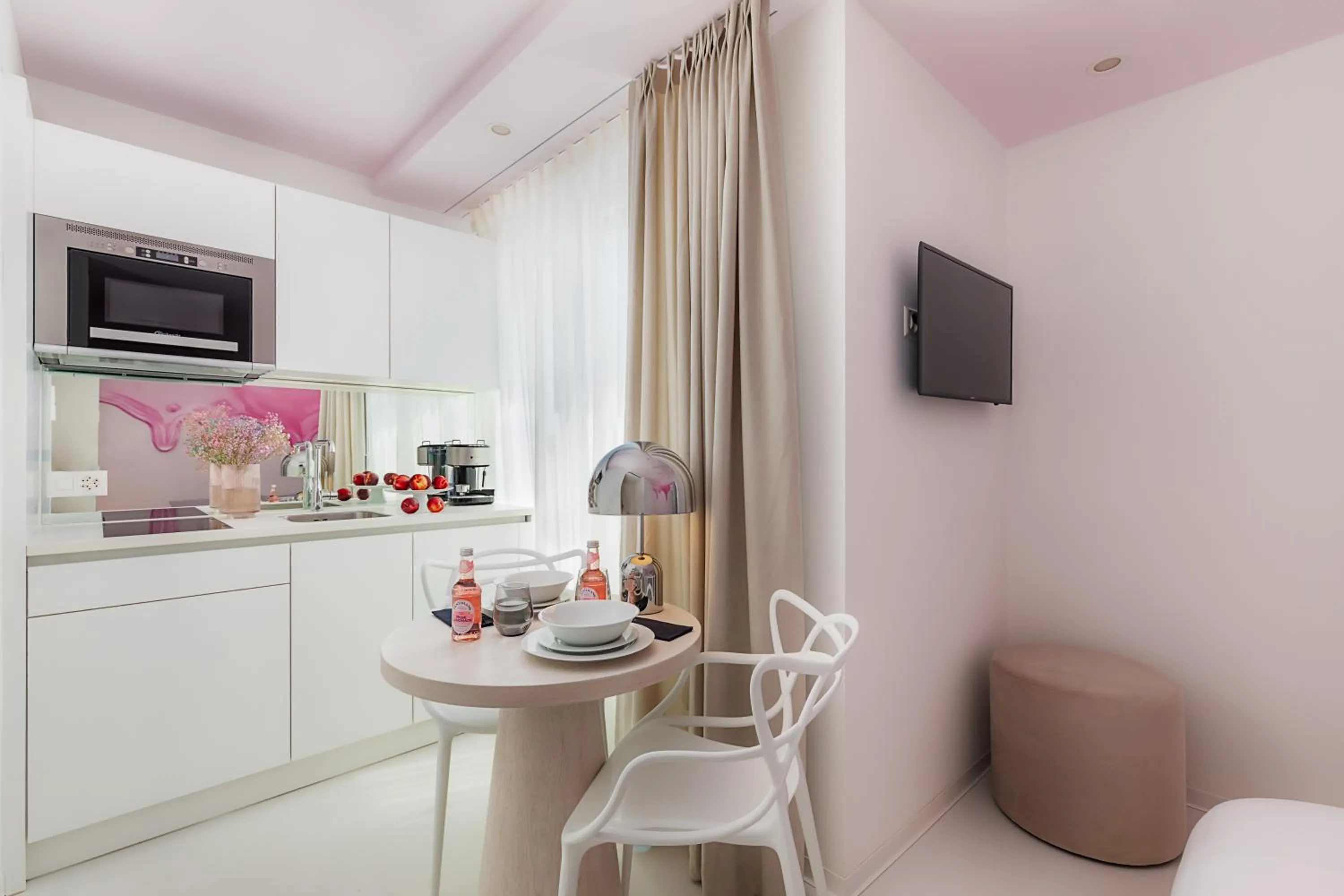 Kitchen or kitchenette in VISIONAPARTMENTS Basel - contactless check-in