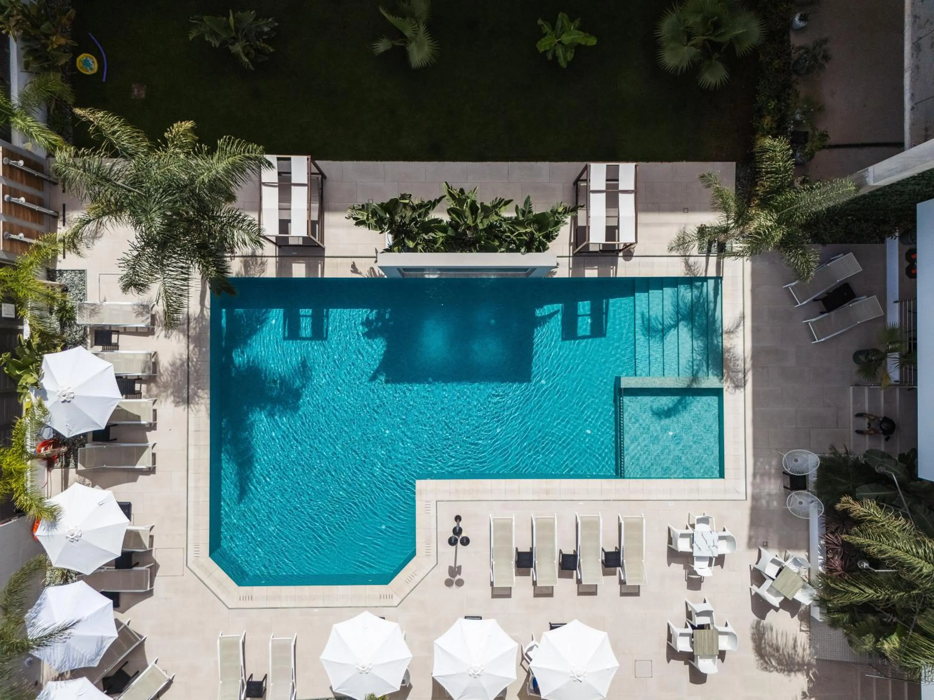 Swimming pool in Sapphire Horizon Suites