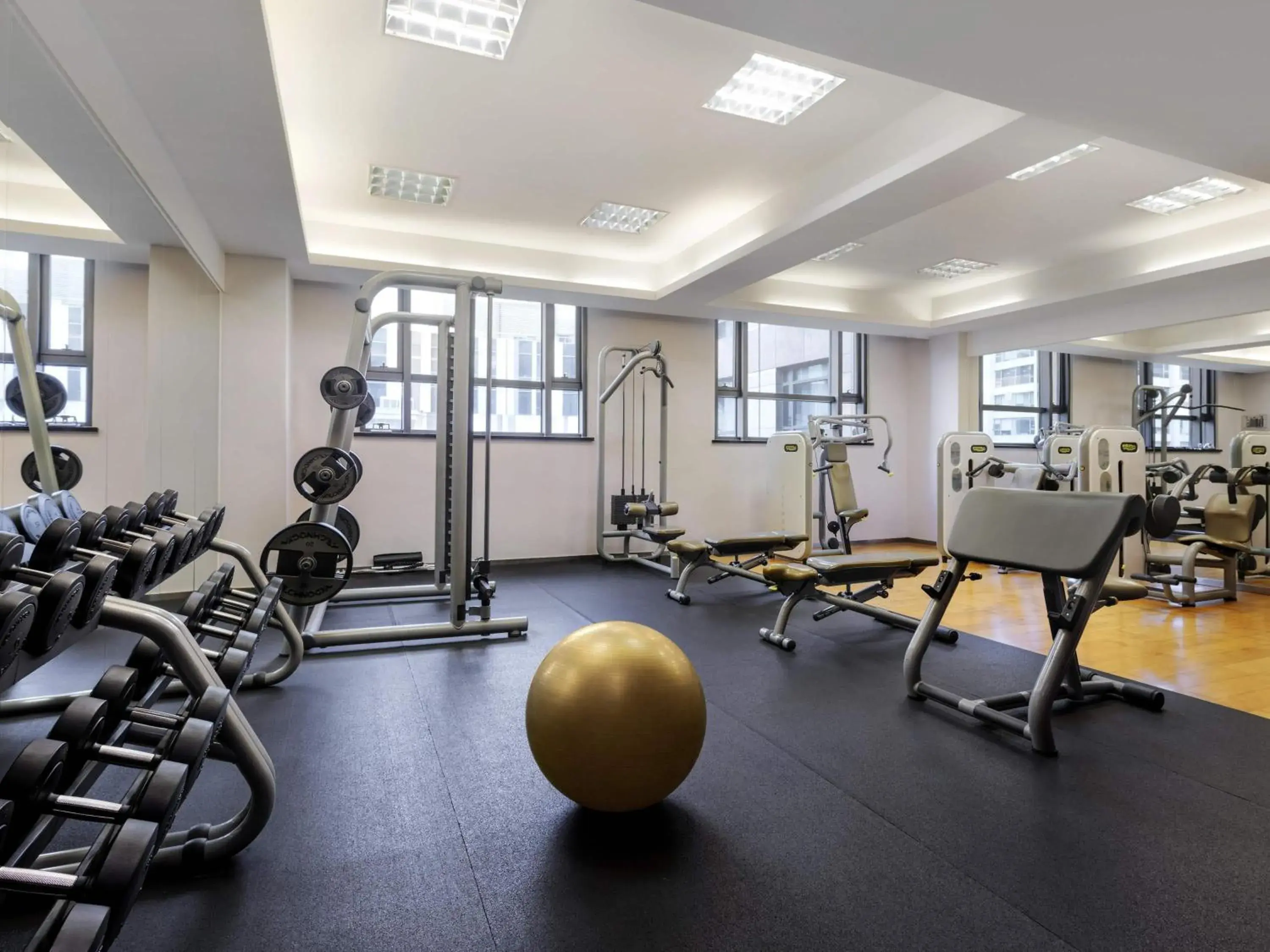 Fitness centre/facilities in Swissôtel Grand Shanghai Fitness centre/facilities in Swissôtel Grand Shanghai