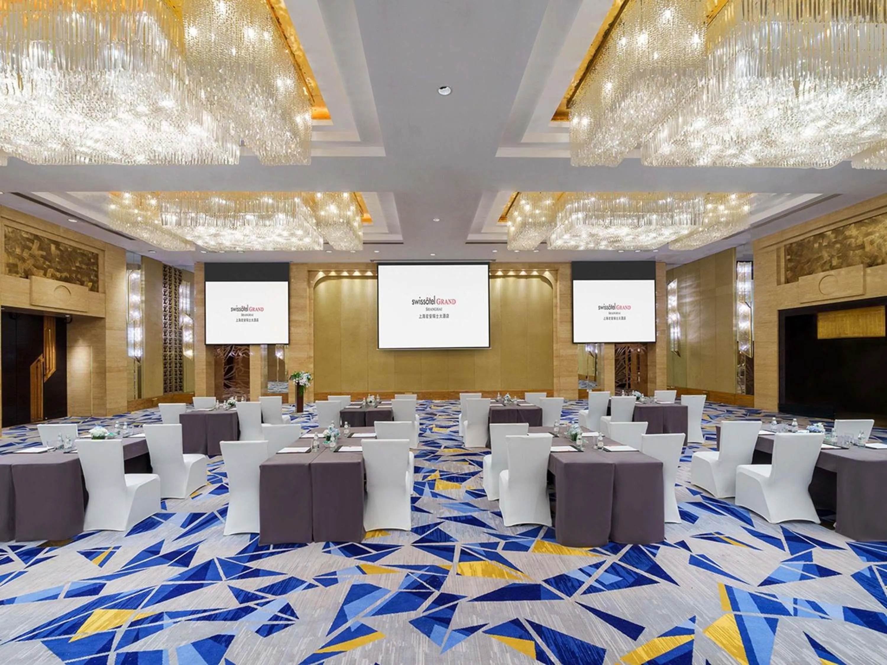 Meeting/conference room in Swissôtel Grand Shanghai - Stroll down West Nanjing Road and soak in downtown Shanghai vibrancy
