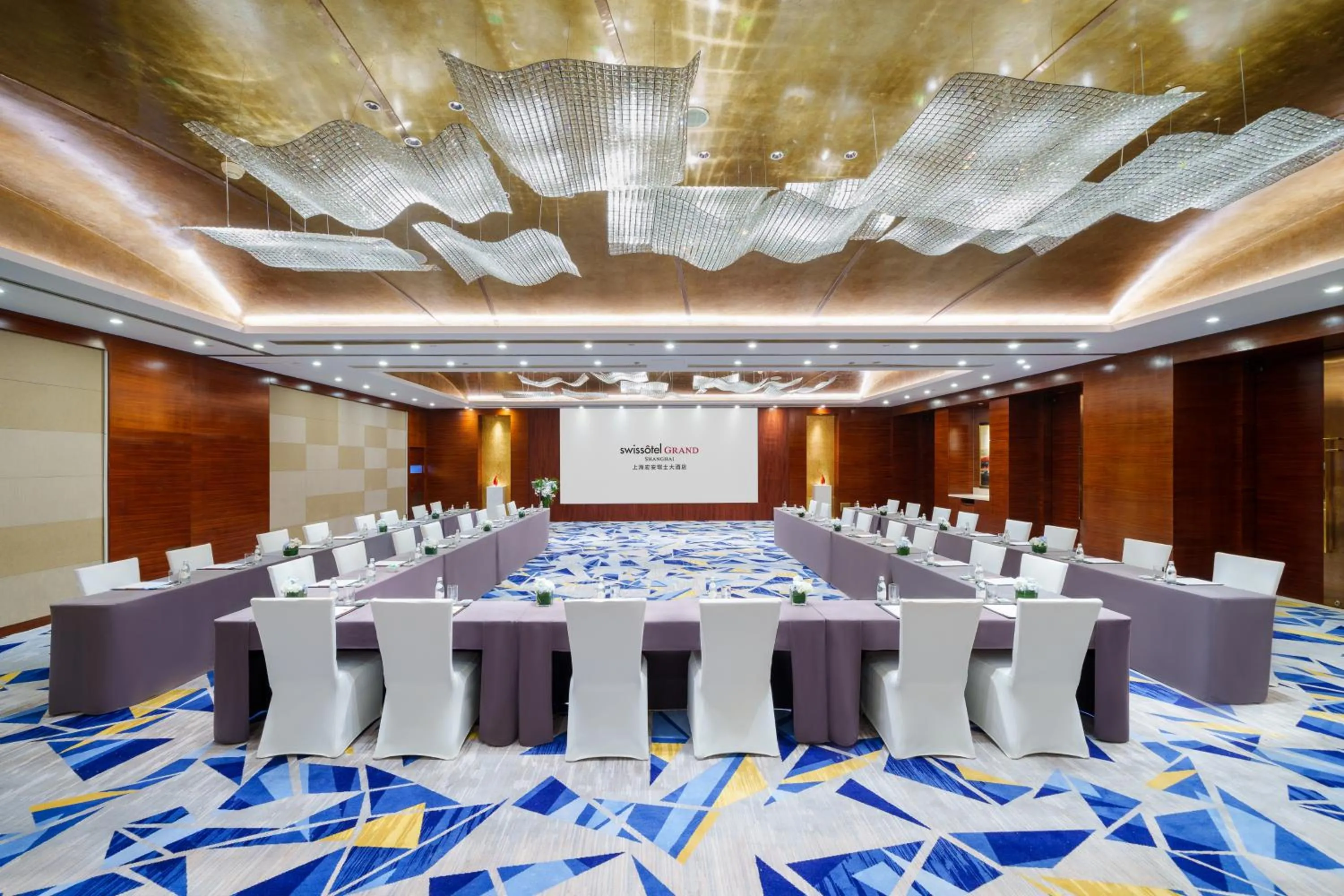 Meeting/conference room in Swissôtel Grand Shanghai - Stroll down West Nanjing Road and soak in downtown Shanghai vibrancy