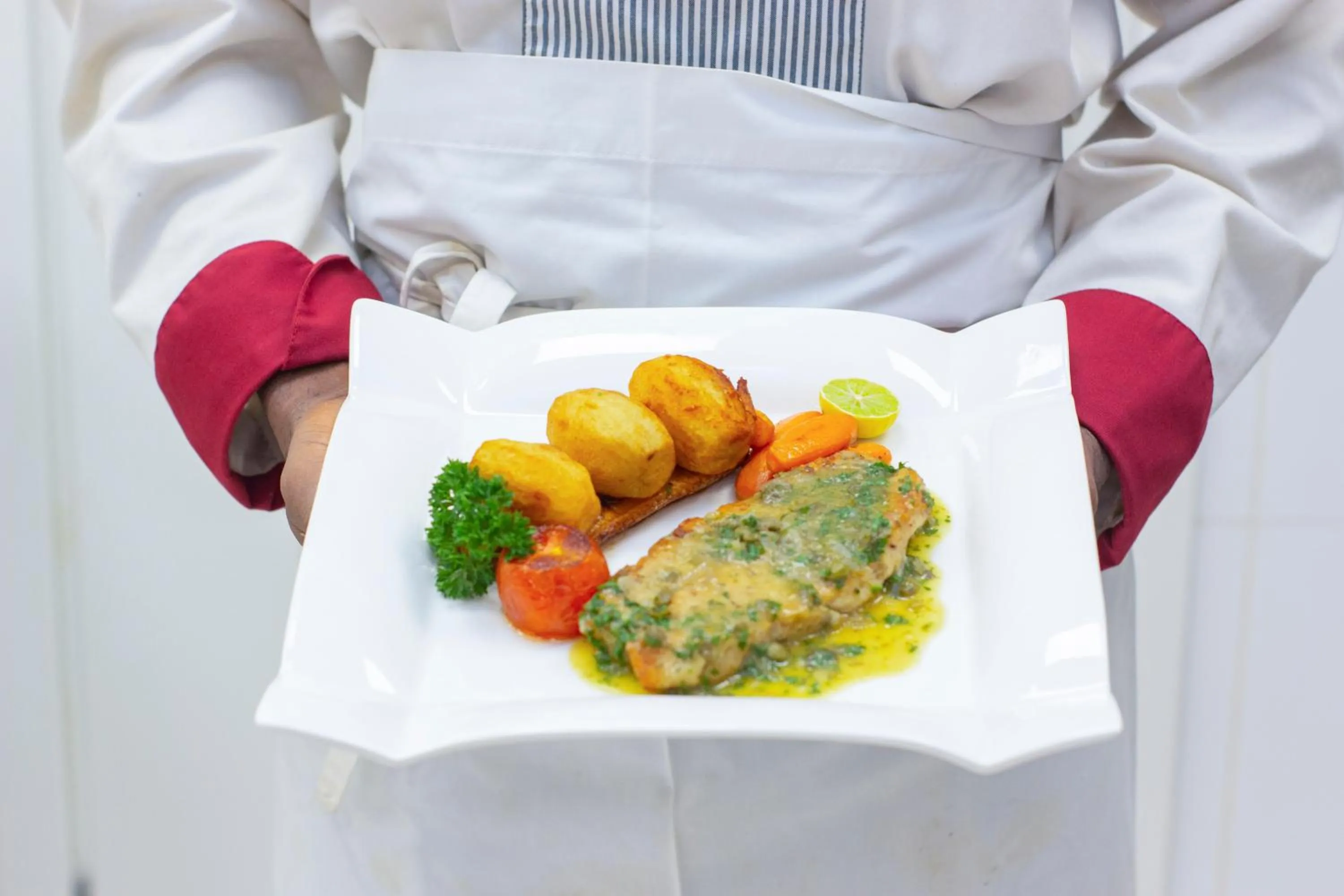 Restaurant/places to eat in MERINA HOTEL