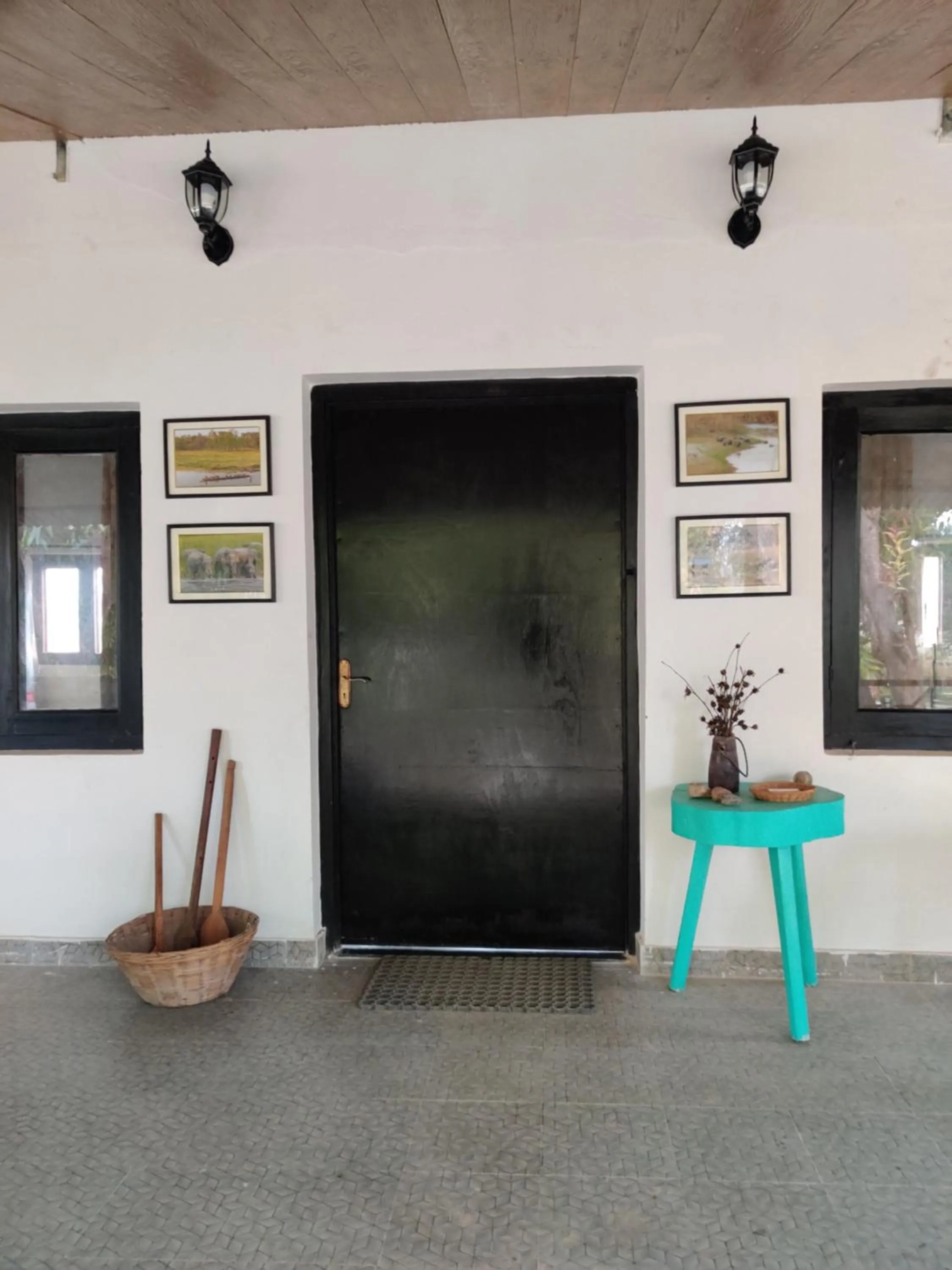 Restaurant/places to eat in Bardia Forest Resort