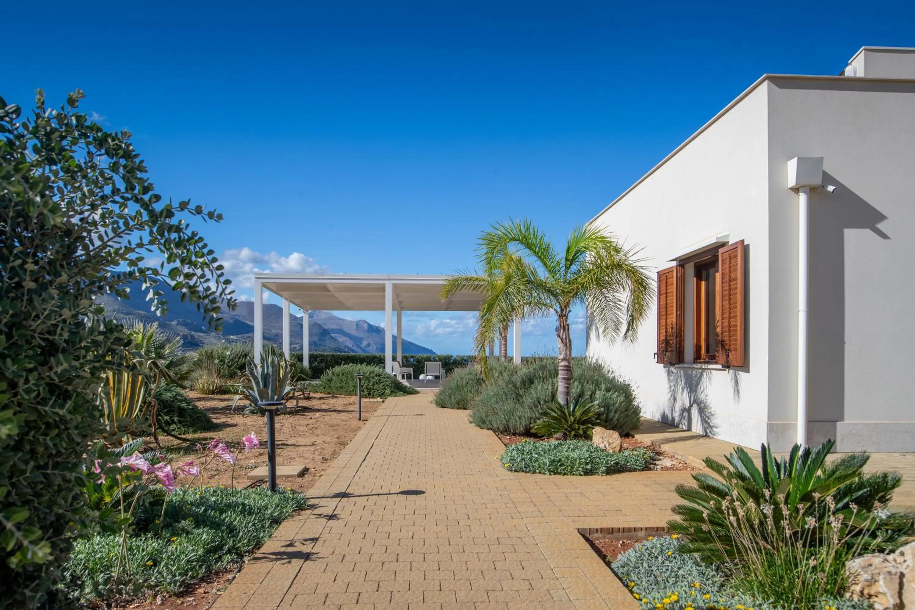 Property building in Villa Etesiae