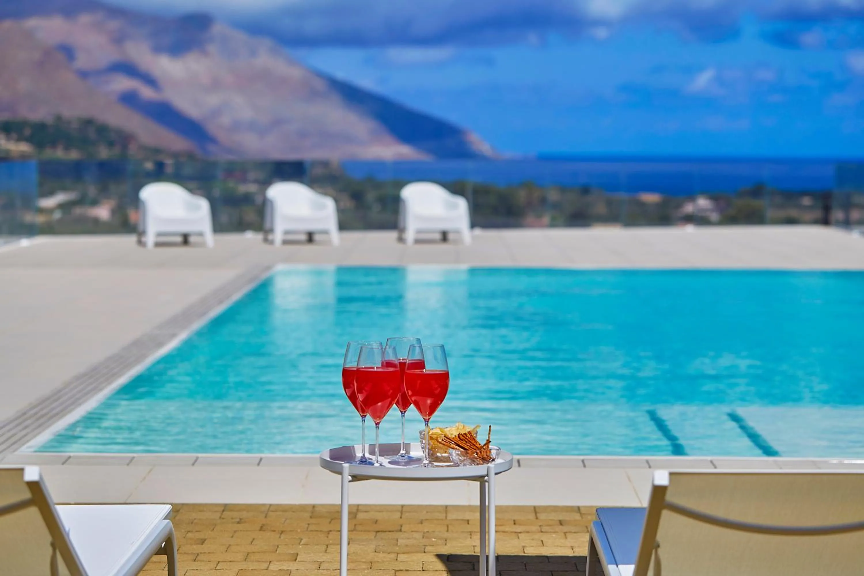 Swimming pool in Villa Etesiae