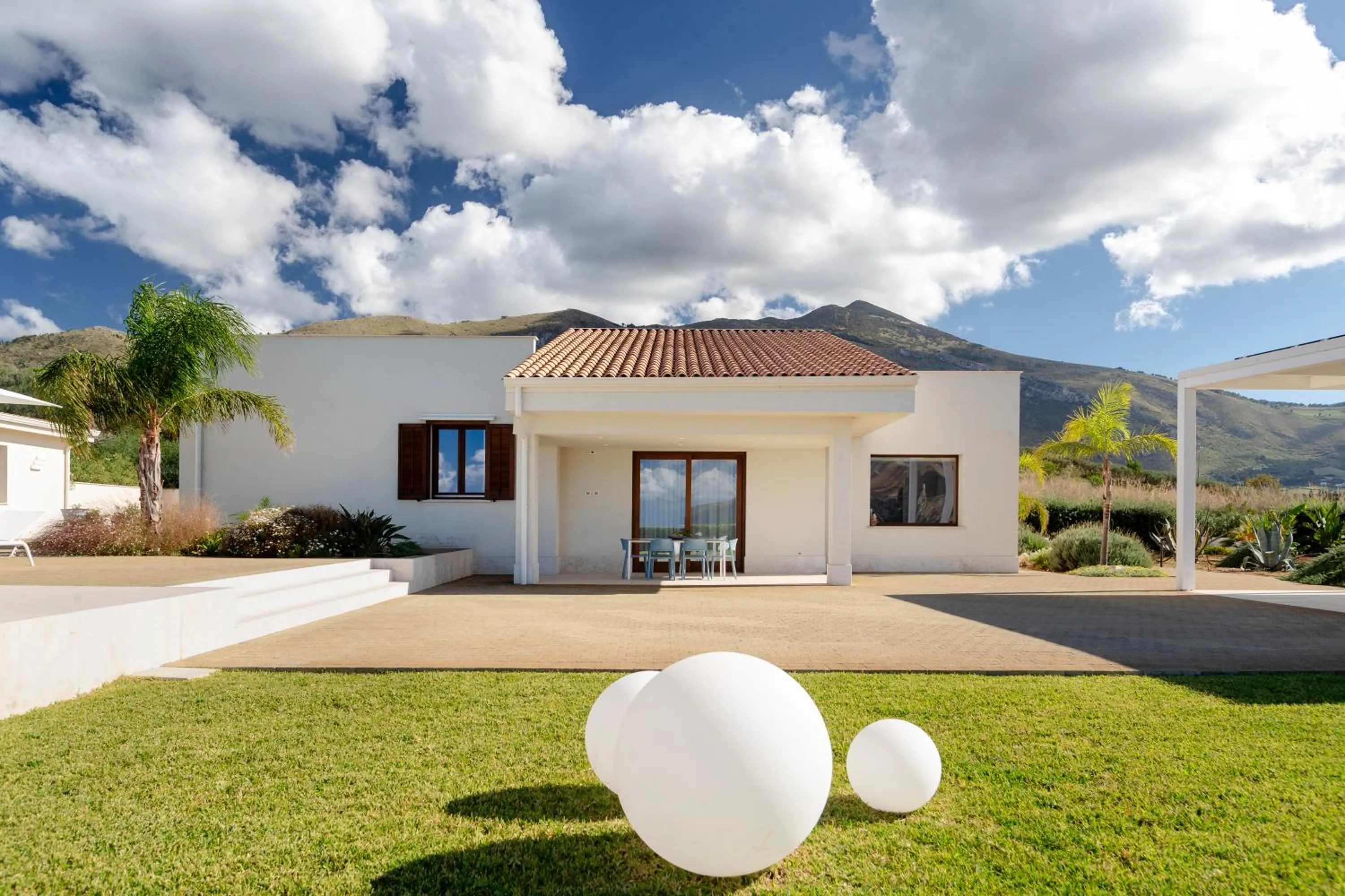 Property building in Villa Etesiae