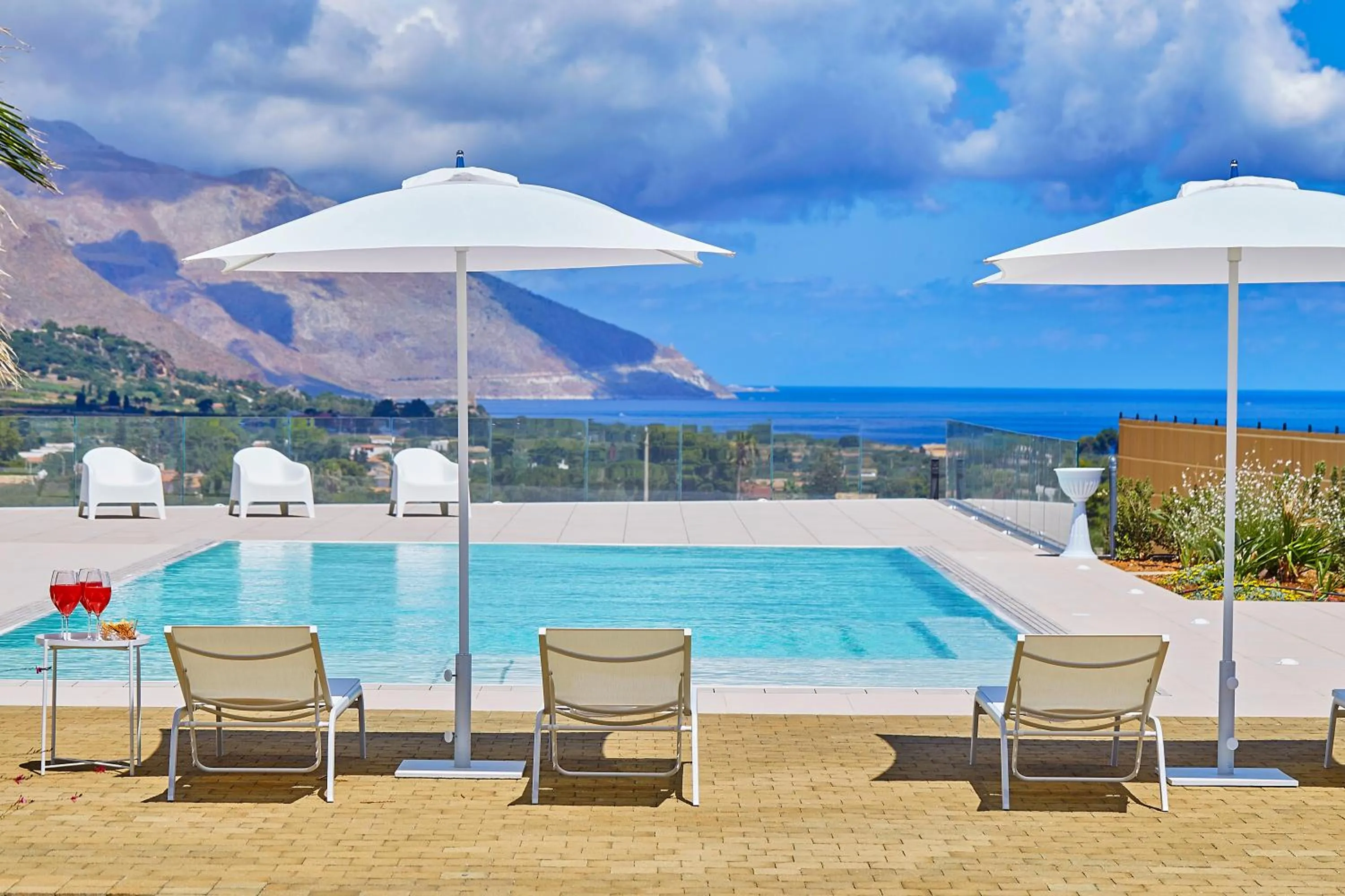 Swimming pool in Villa Etesiae