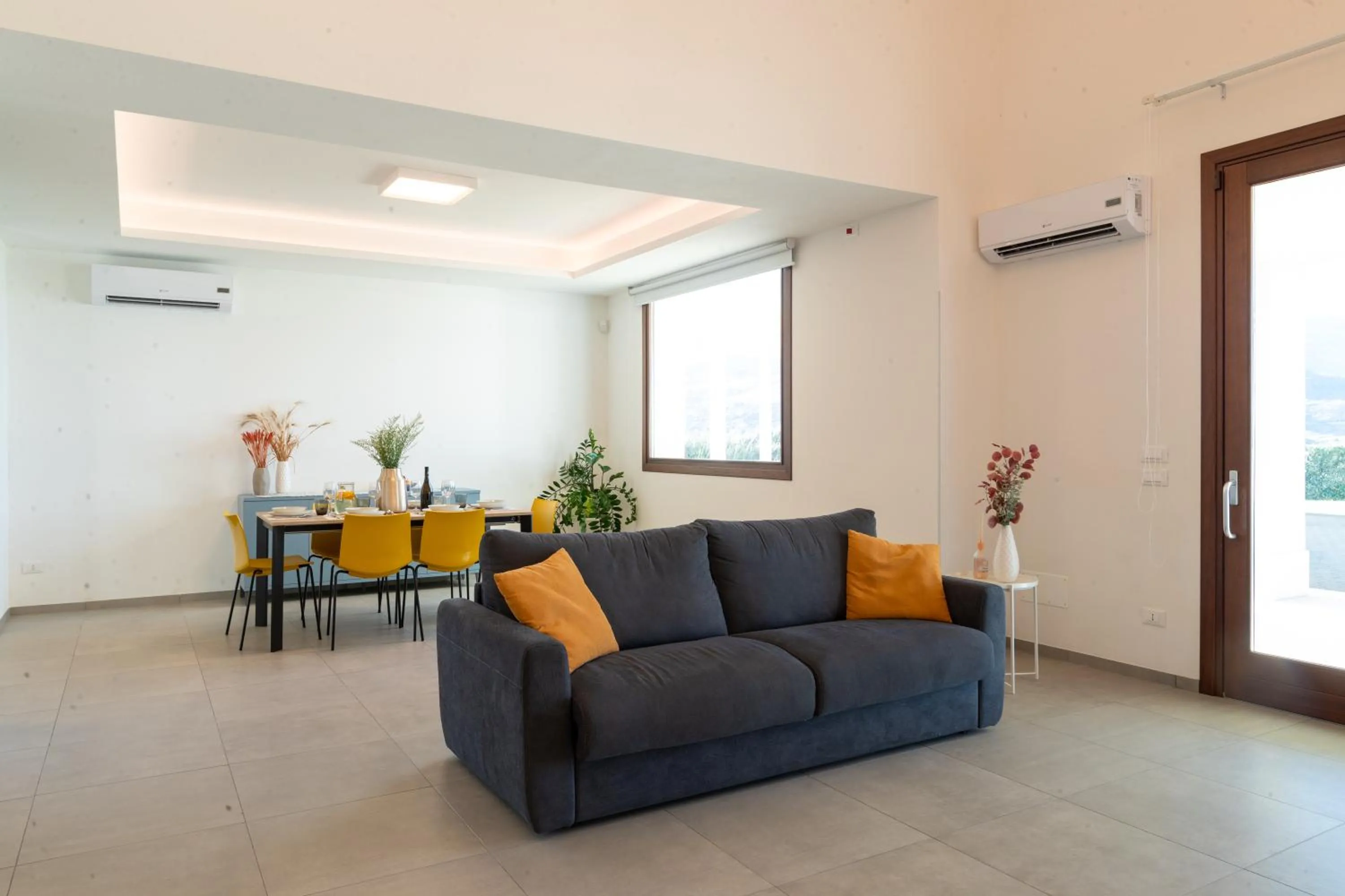 Communal lounge/ TV room in Villa Etesiae
