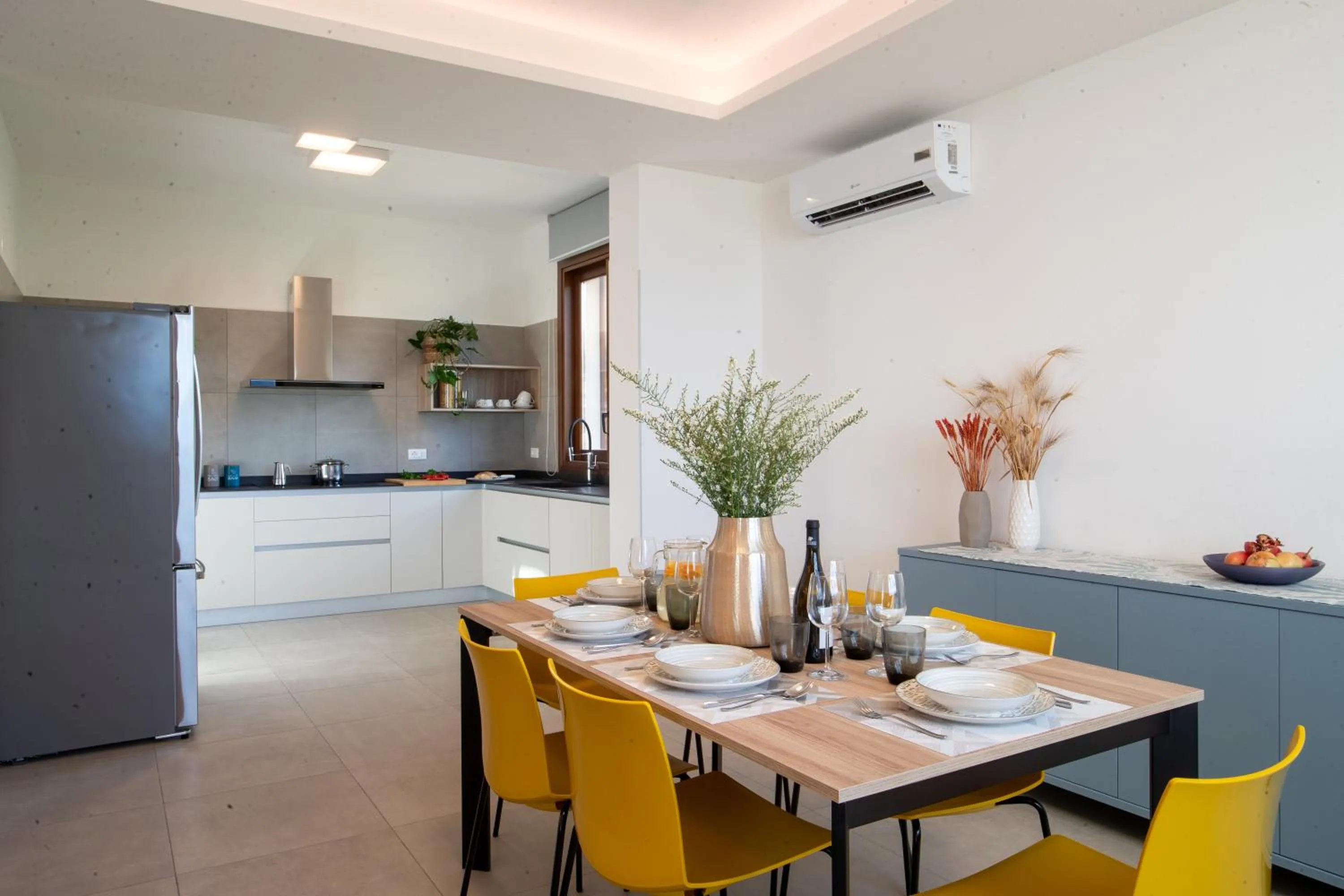 Photo of the whole room in Villa Etesiae