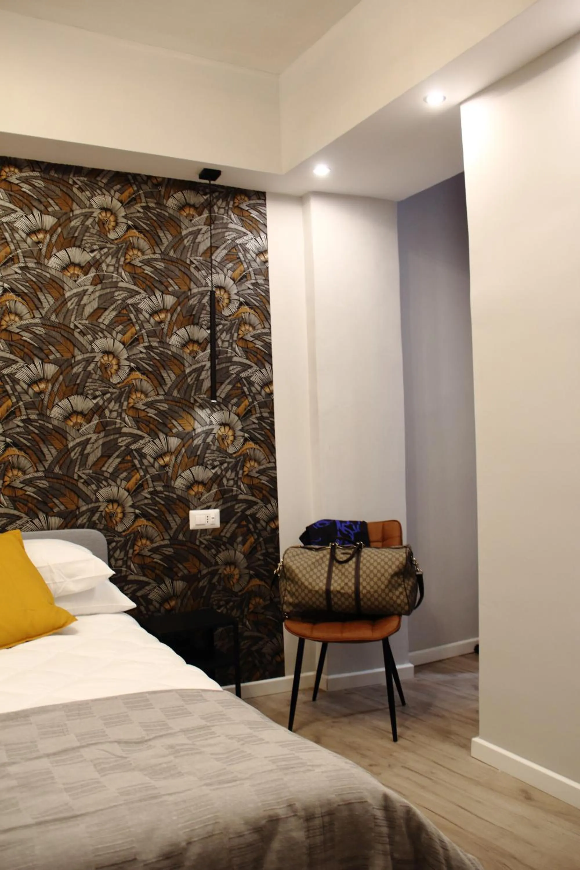 Bed in Vite 99 spanish steps room