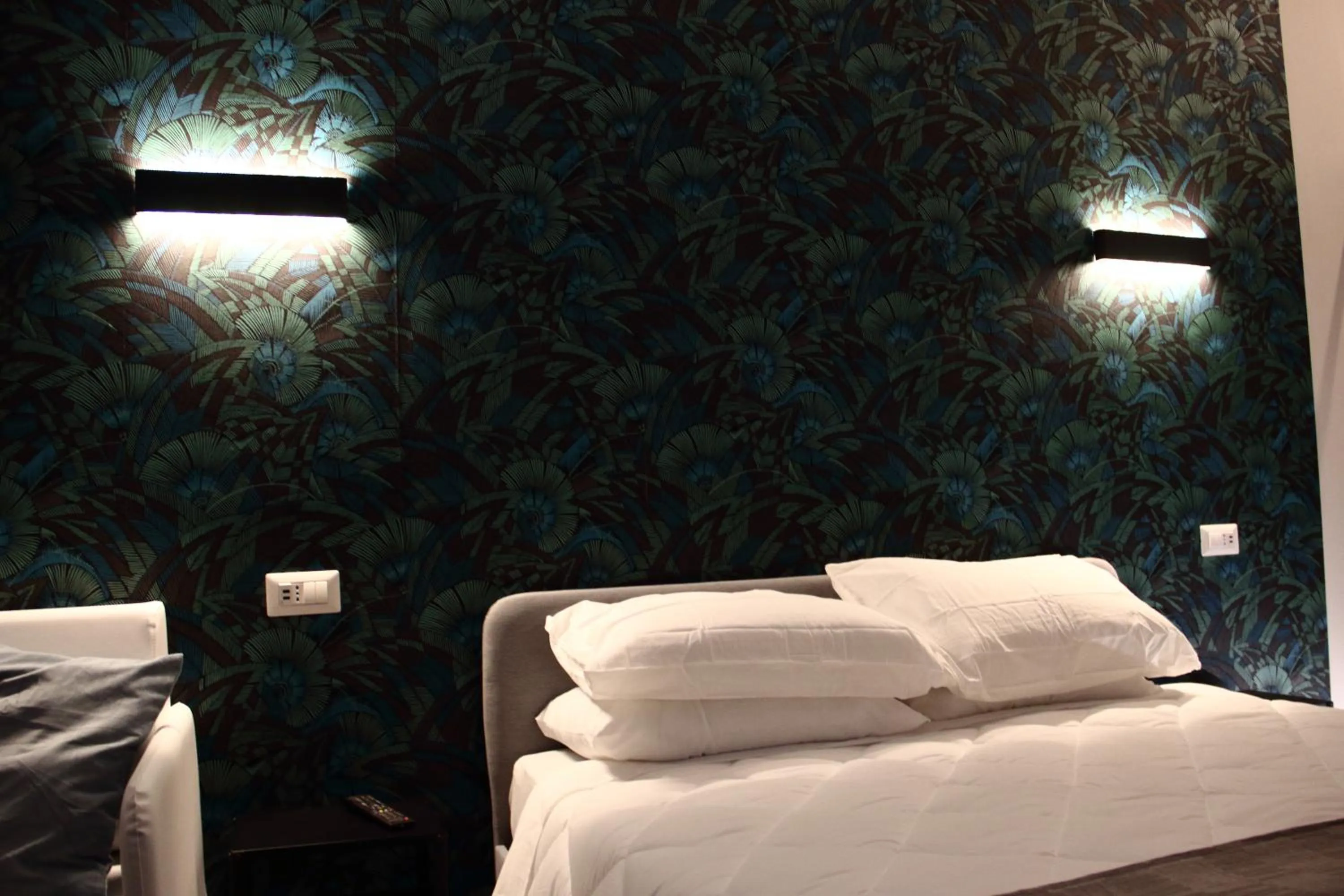 Bed in Vite 99 spanish steps room