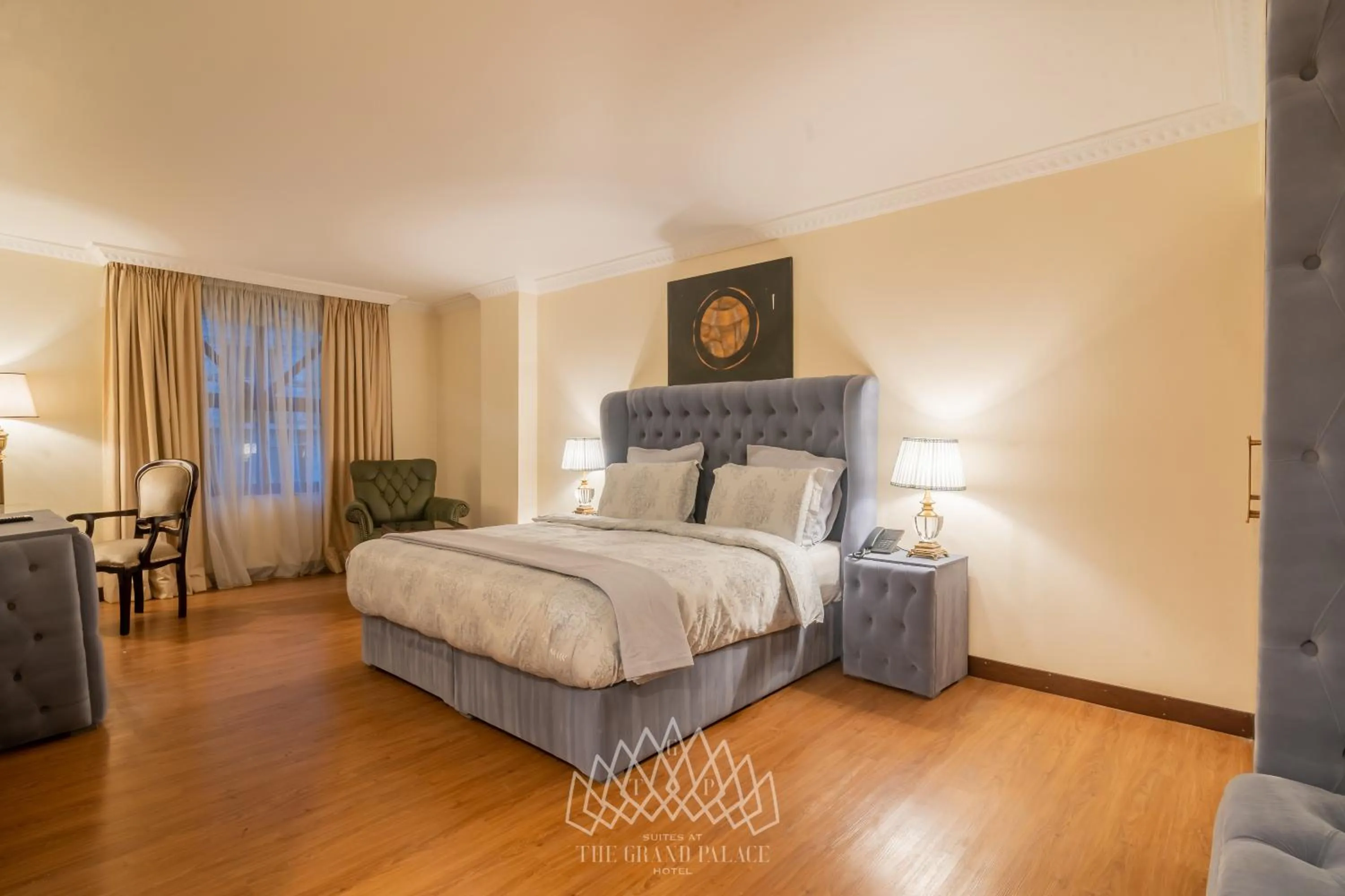 Bedroom, Bed in The Grand Palace Hotel