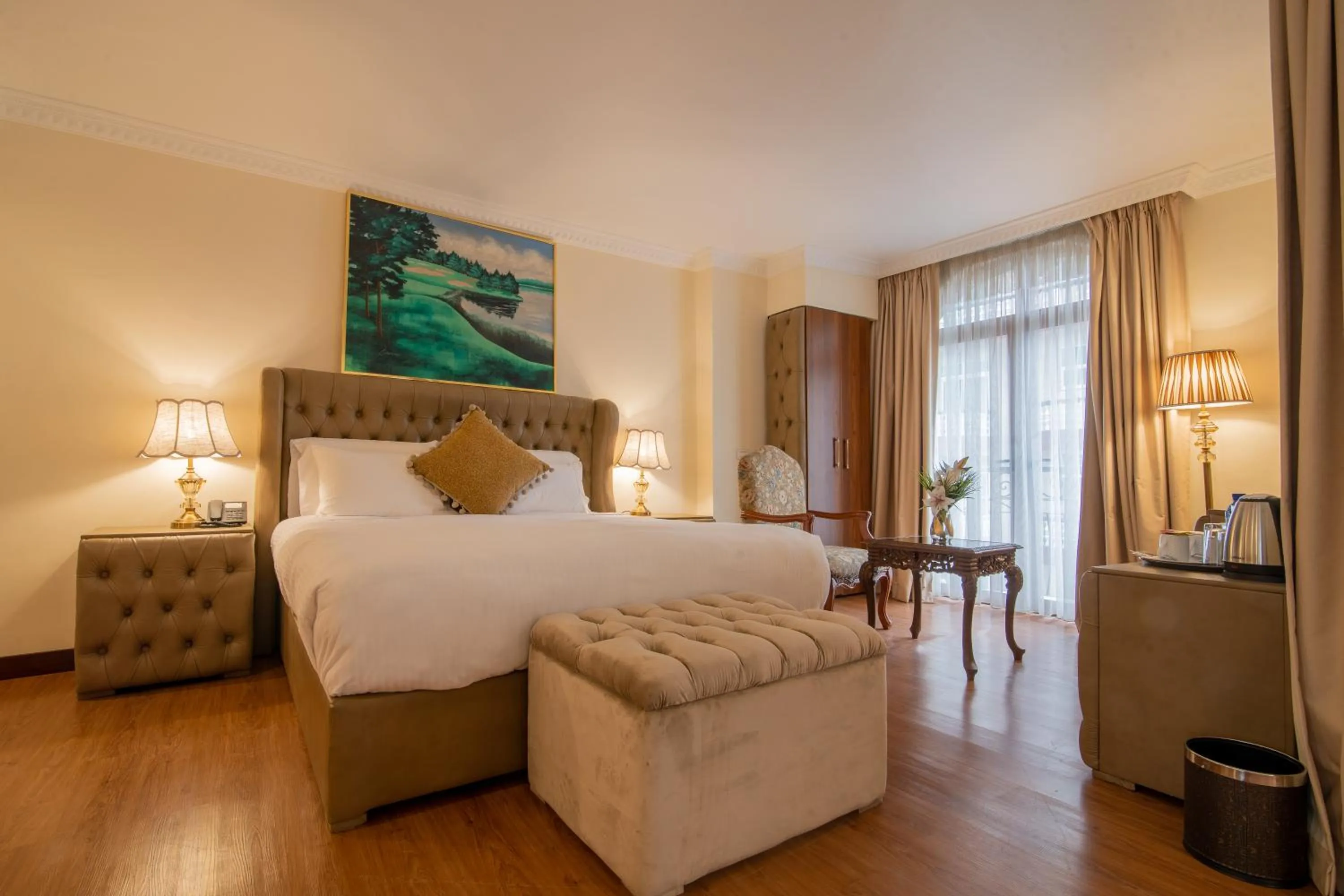 Photo of the whole room, Bed in The Grand Palace Hotel