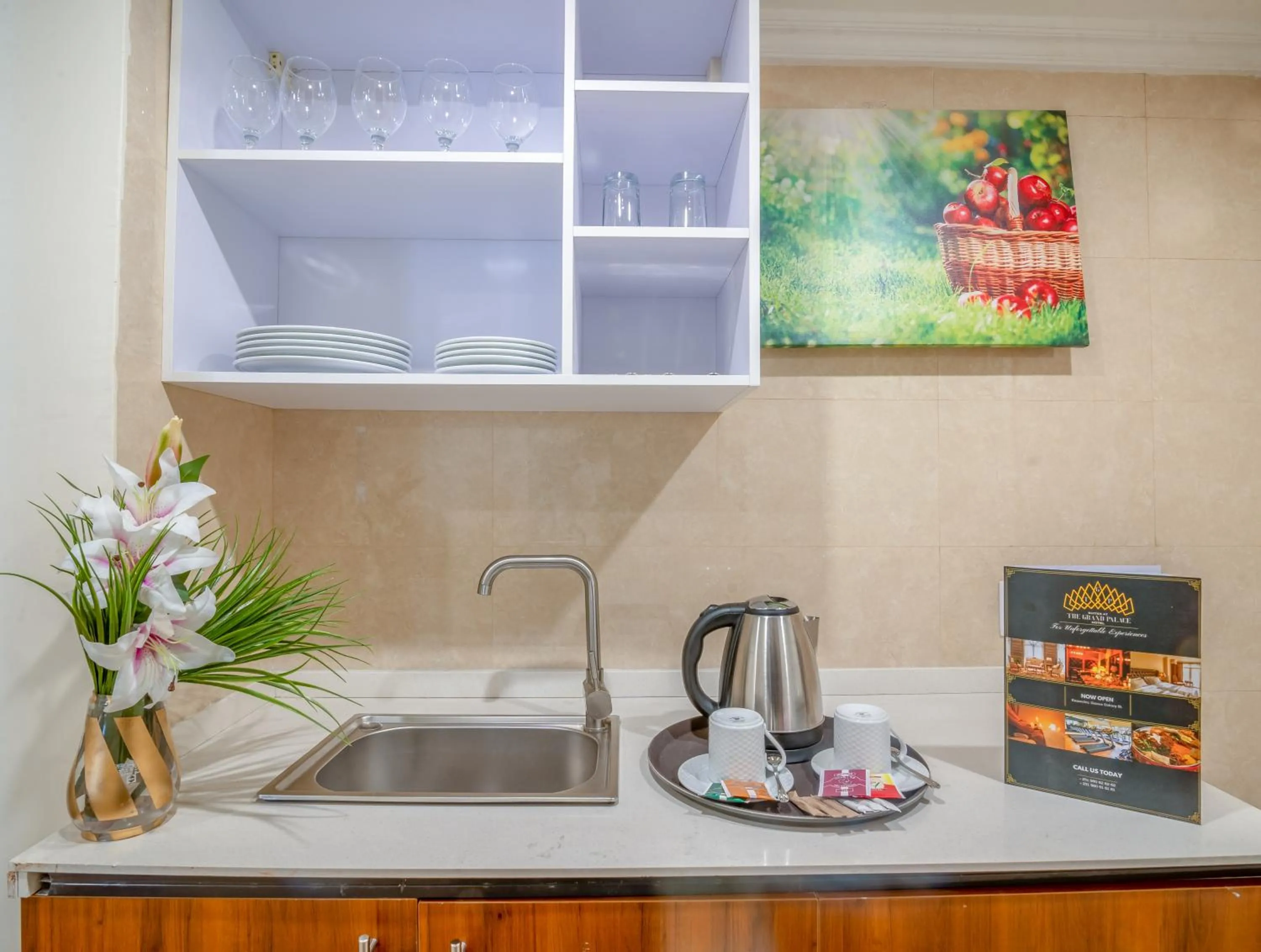 Kitchen or kitchenette in The Grand Palace Hotel