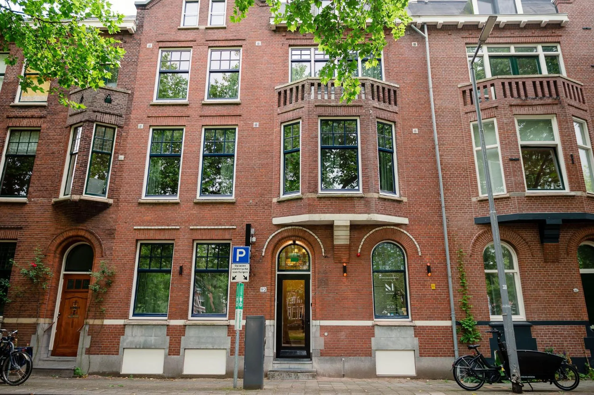 Property building in Mr.Lewis Rotterdam