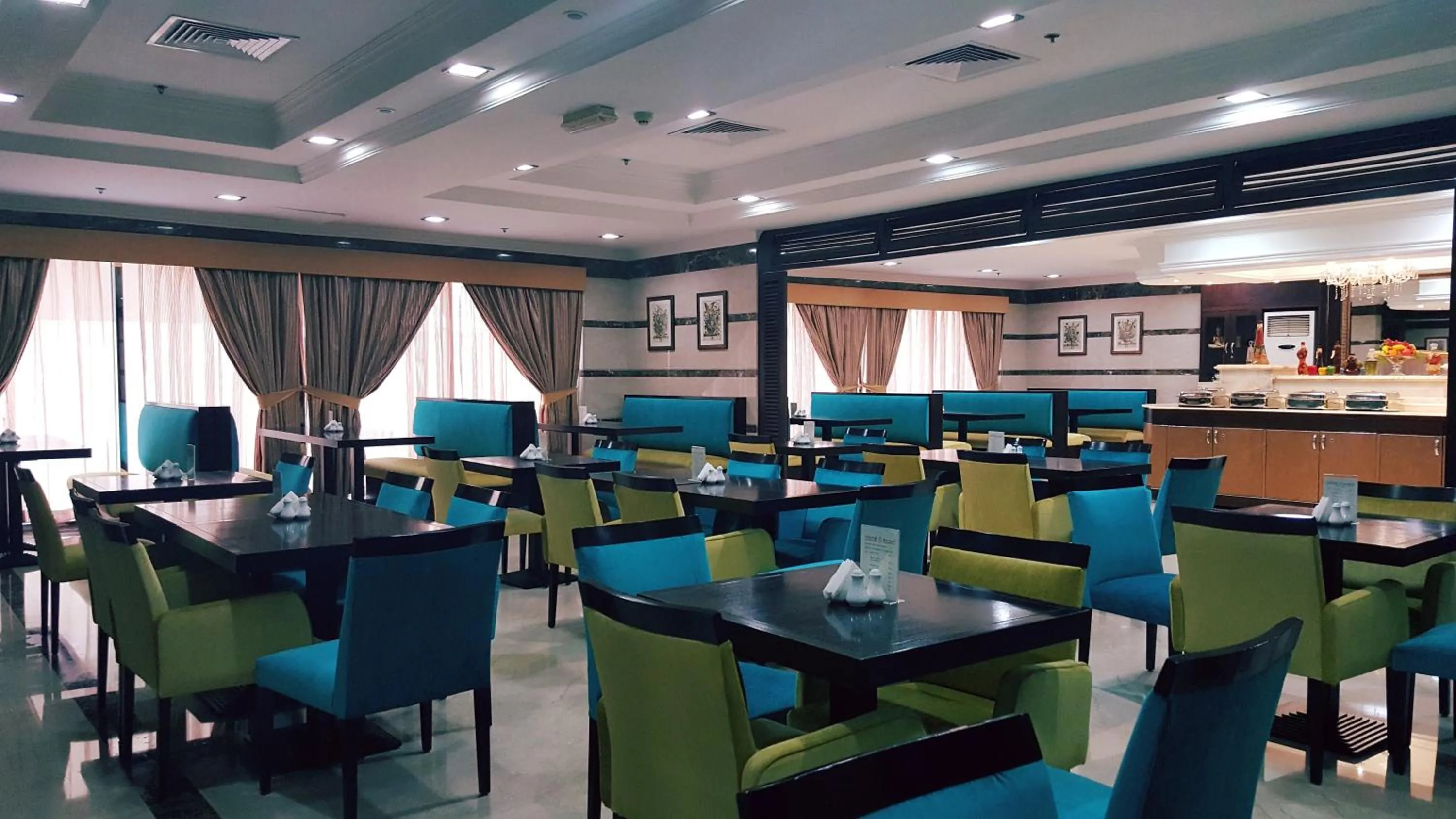 Restaurant/places to eat in Al Manar Hotel Apartments
