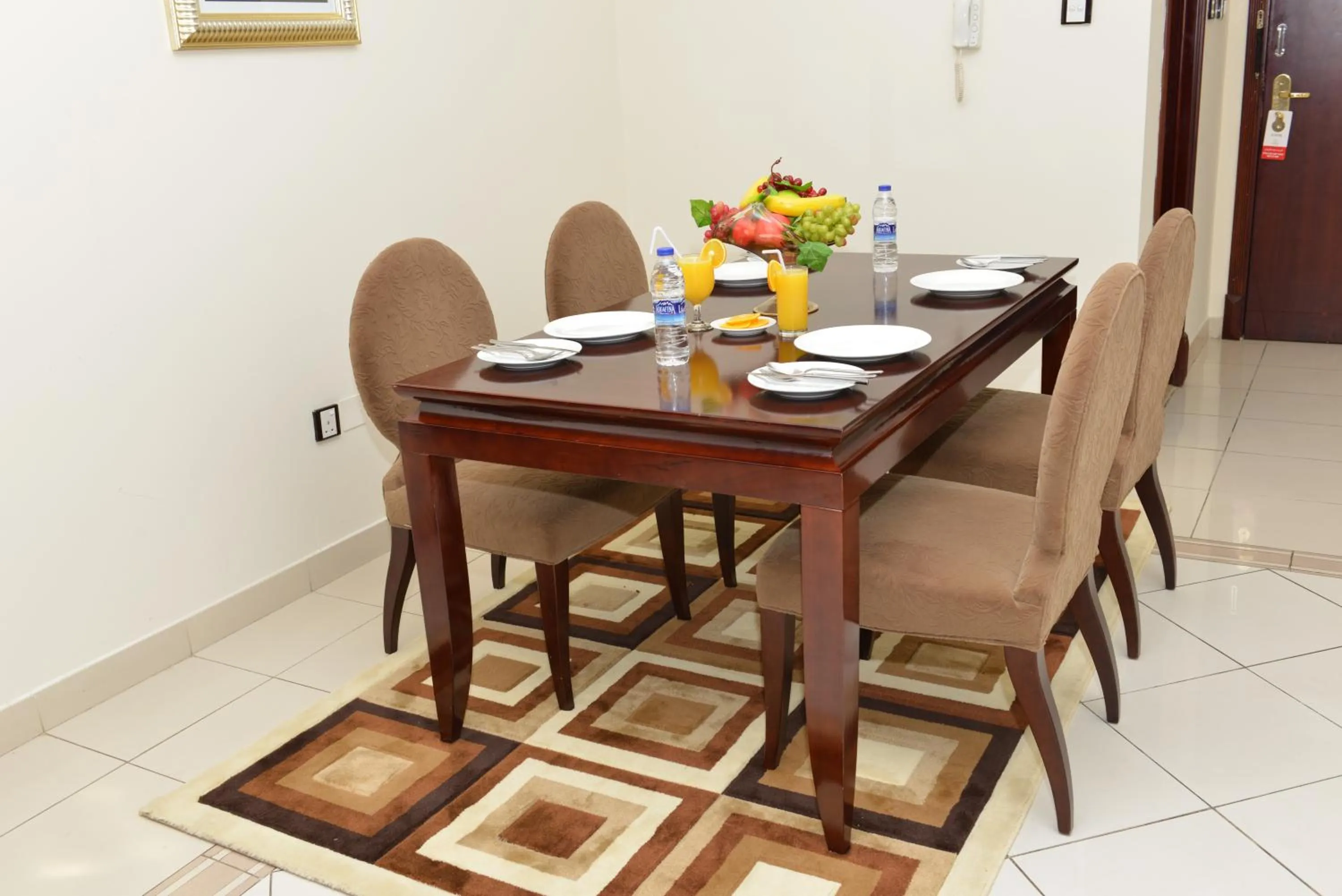 Dining area in Al Manar Hotel Apartments