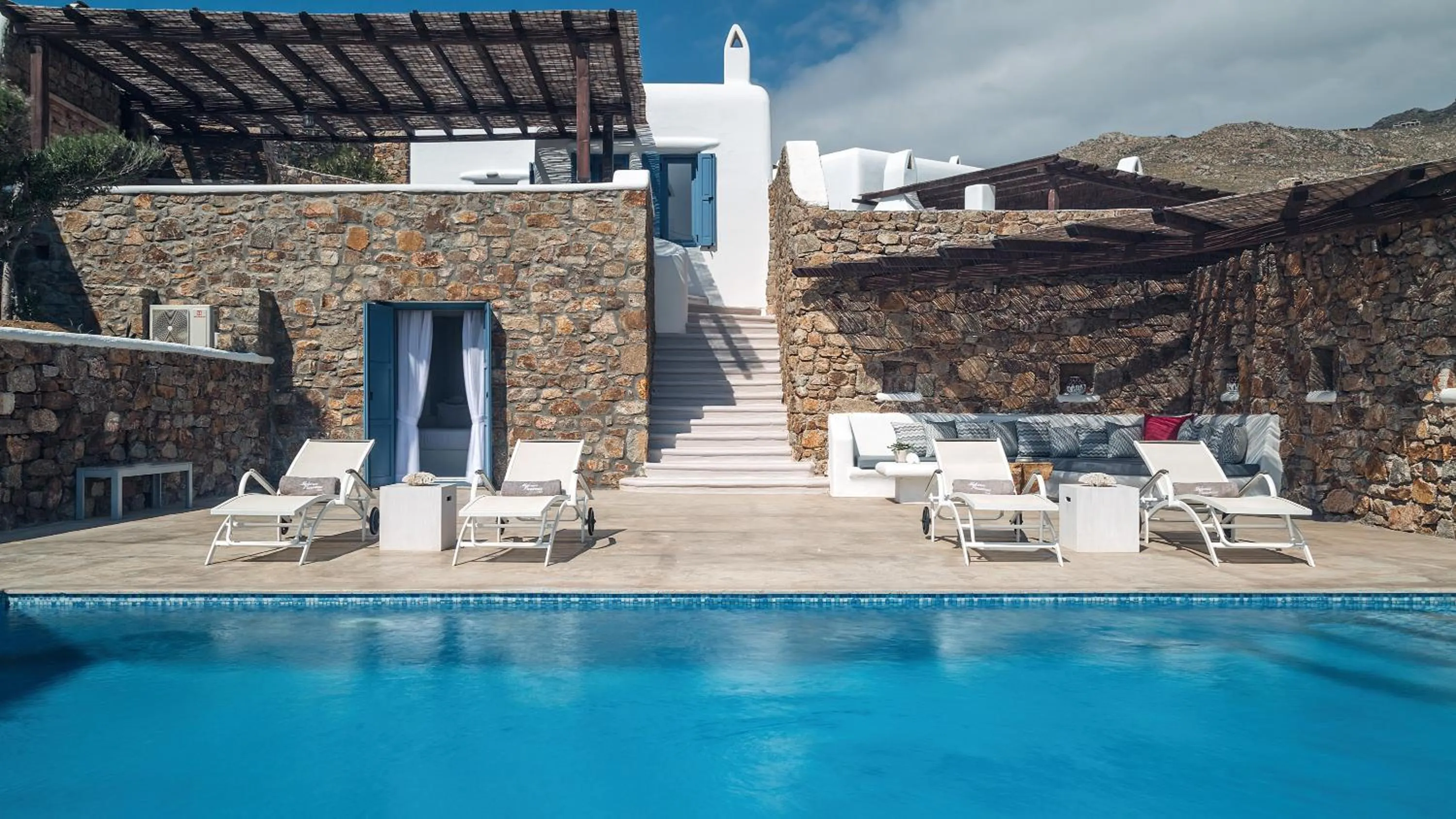 Property building in Mykonos Panormos Villas