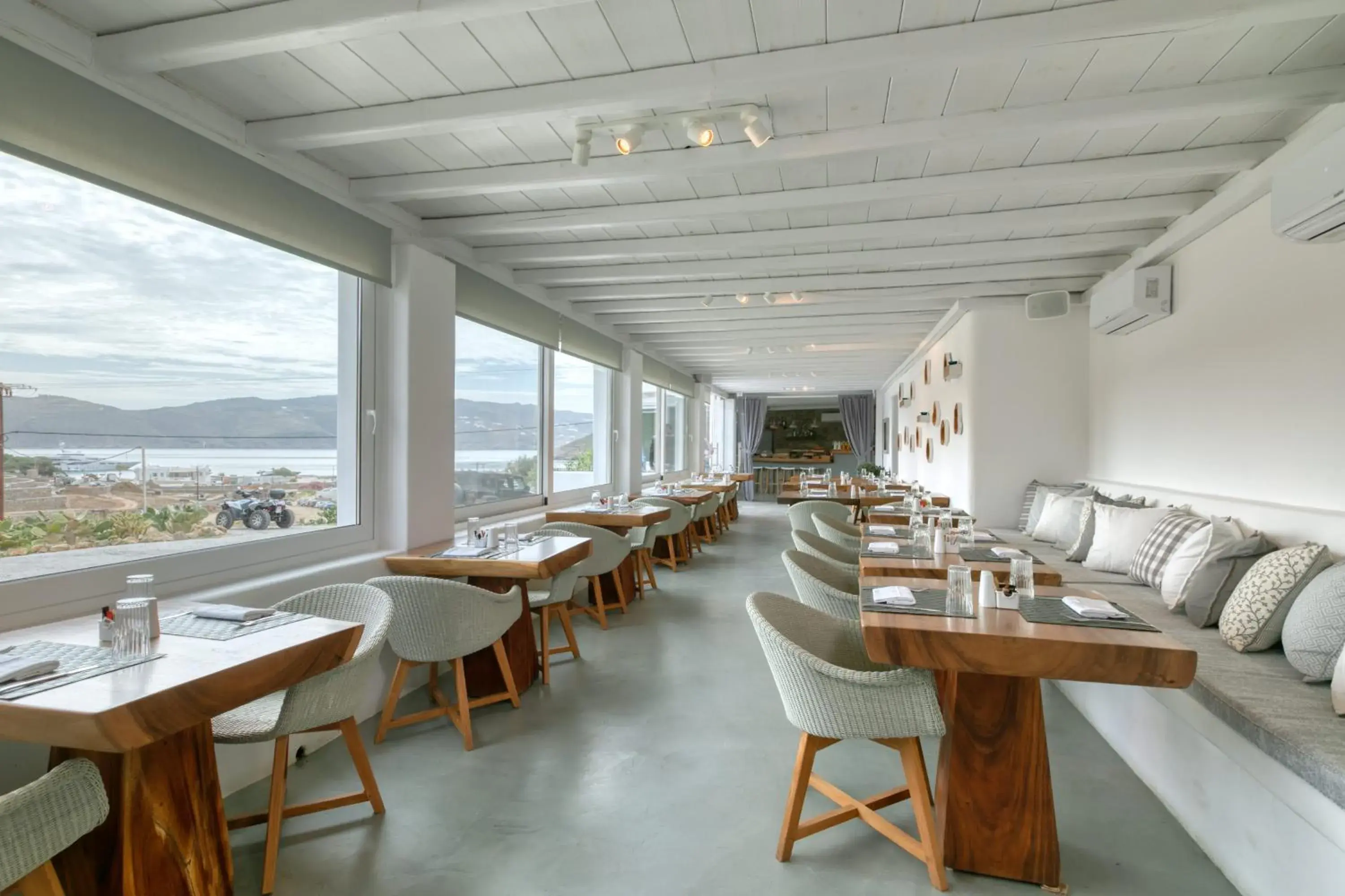 Restaurant/places to eat in Mykonos Panormos Villas Restaurant/places to eat in Mykonos Panormos Villas