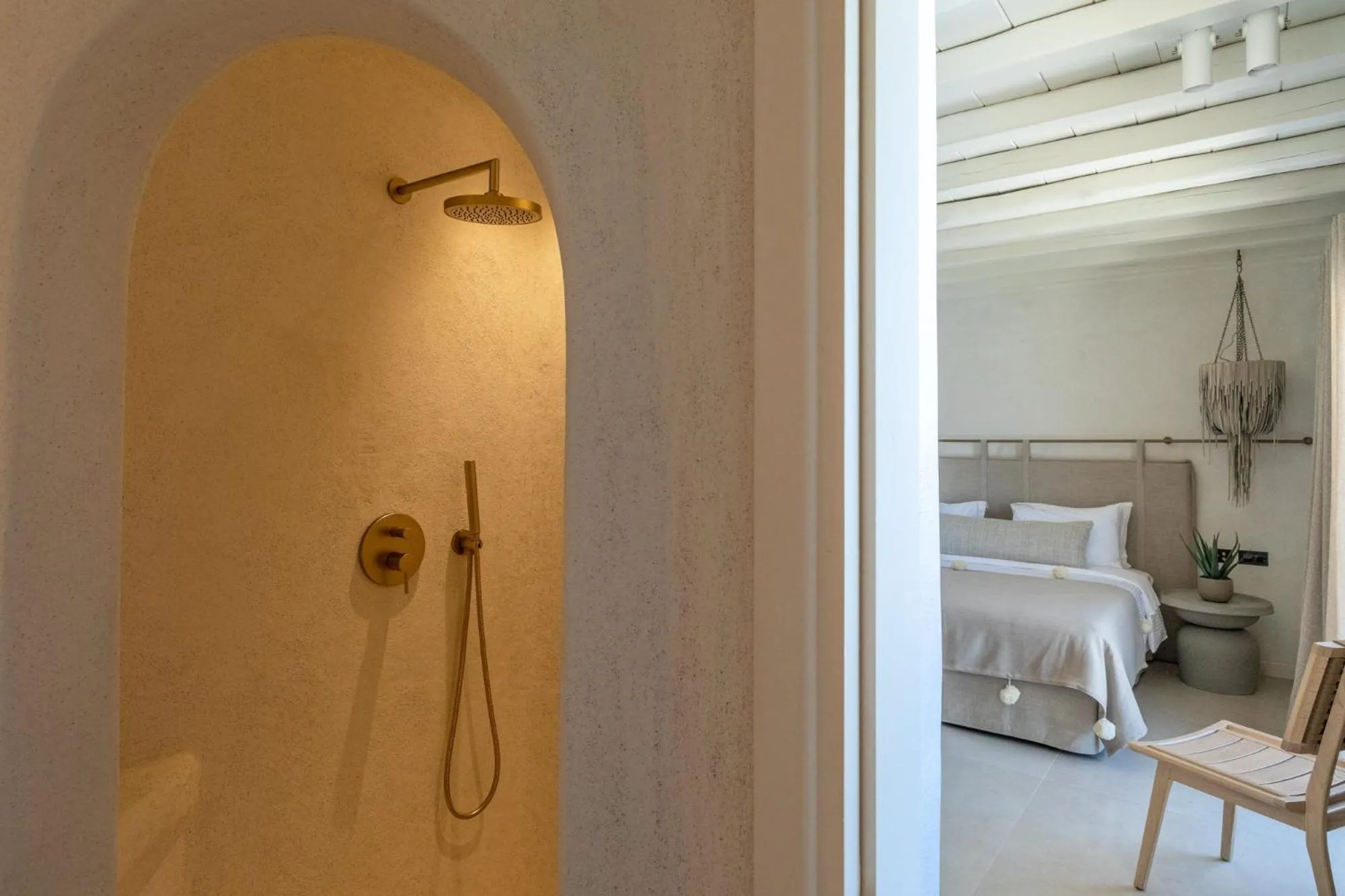 Bedroom in Mykonos Panormos Villas