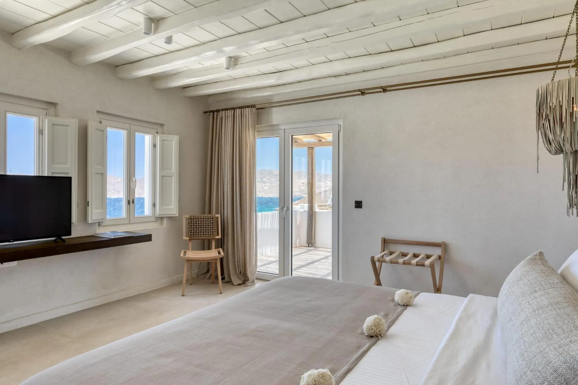 Bedroom, Bed in Mykonos Panormos Villas