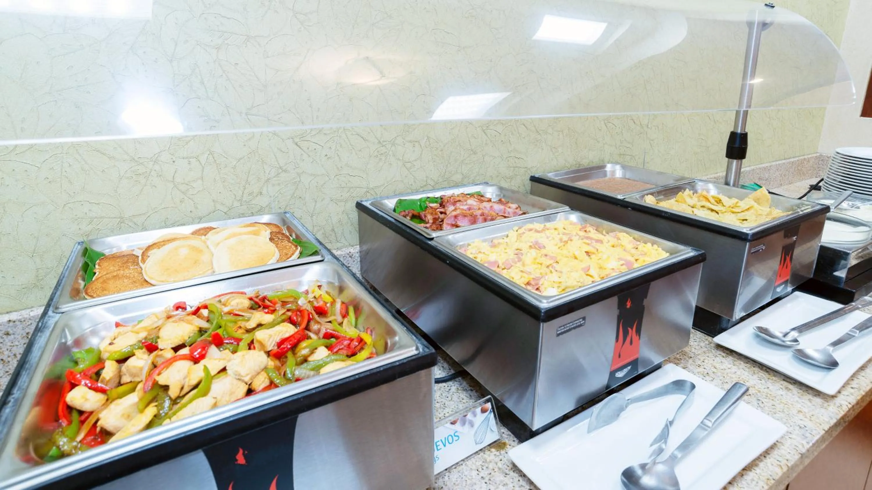 Restaurant/places to eat in Holiday Inn Express & Suites Cuernavaca by IHG