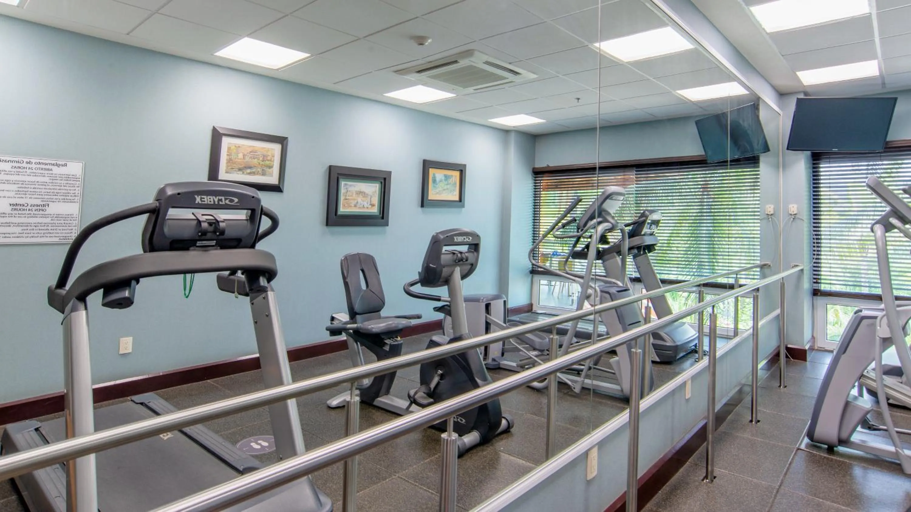 Fitness centre/facilities in Holiday Inn Express & Suites Cuernavaca by IHG