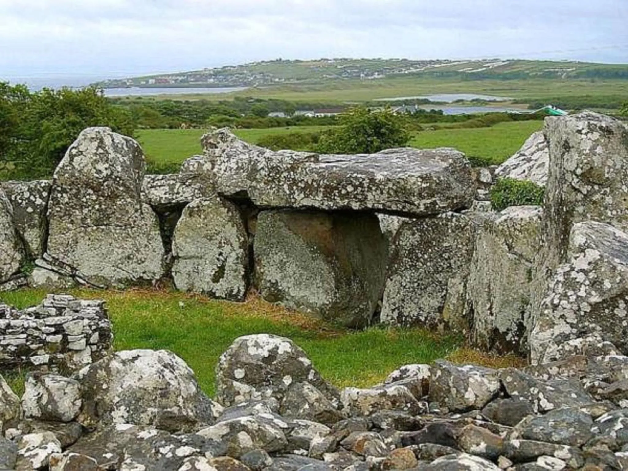 Nearby landmark in The Benwiskin Centre
