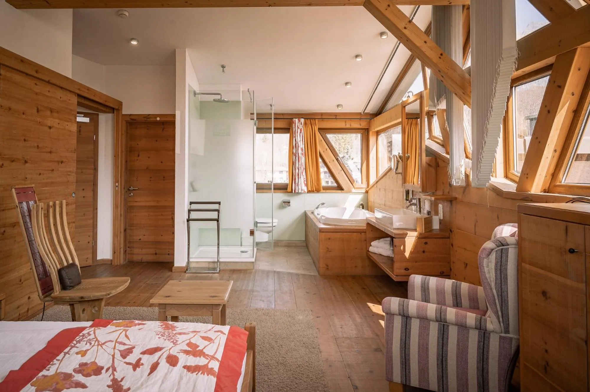 Photo of the whole room, Bed in Hotel Tirolerhof - Familotel Zugspitze