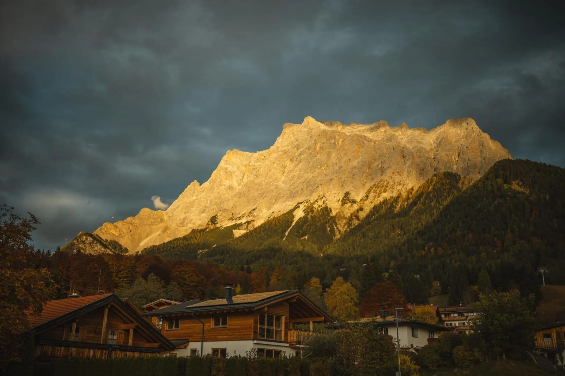 Mountain view in Hotel Tirolerhof - Familotel Zugspitze
