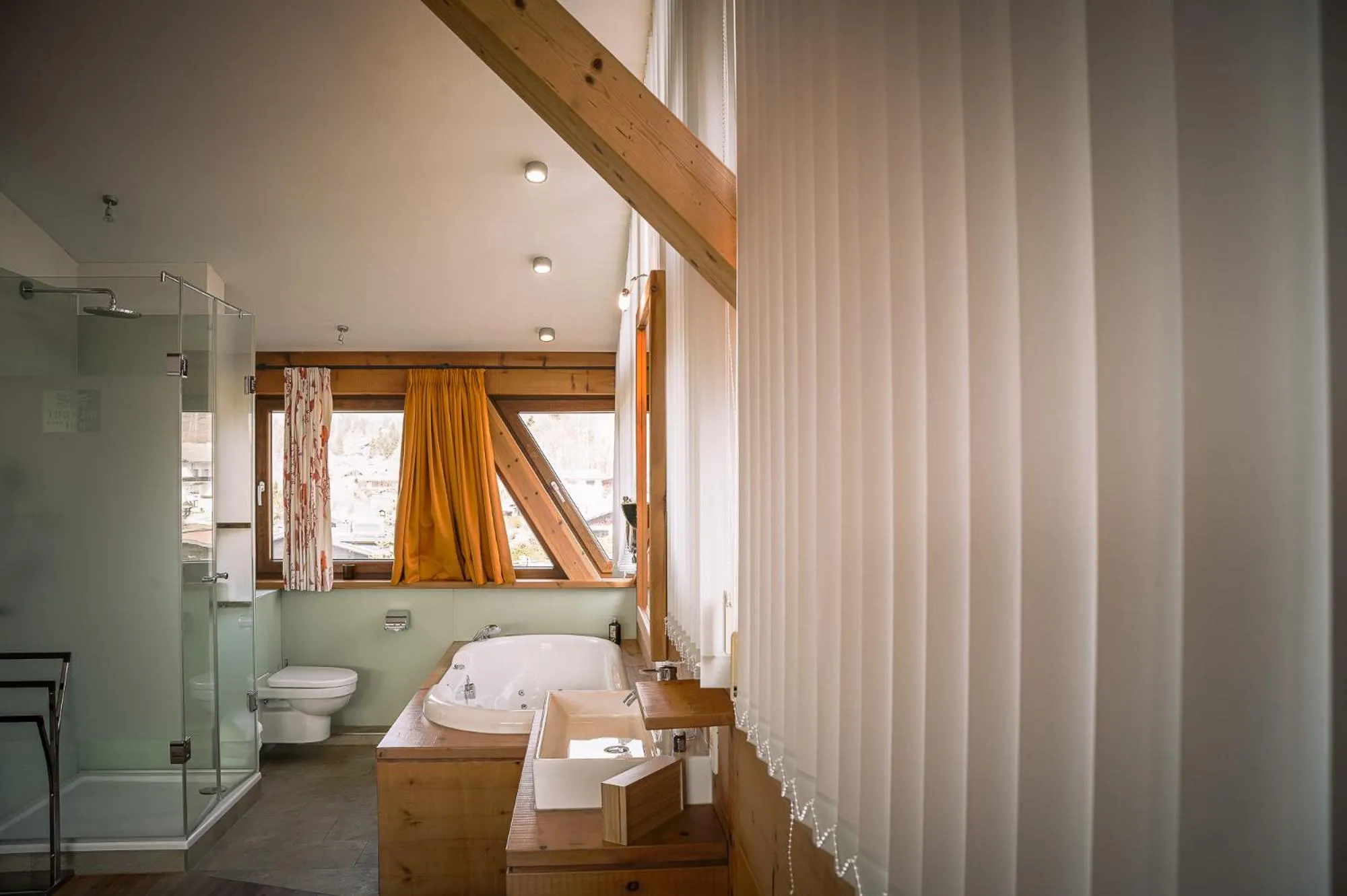 Photo of the whole room, Bed in Hotel Tirolerhof - Familotel Zugspitze